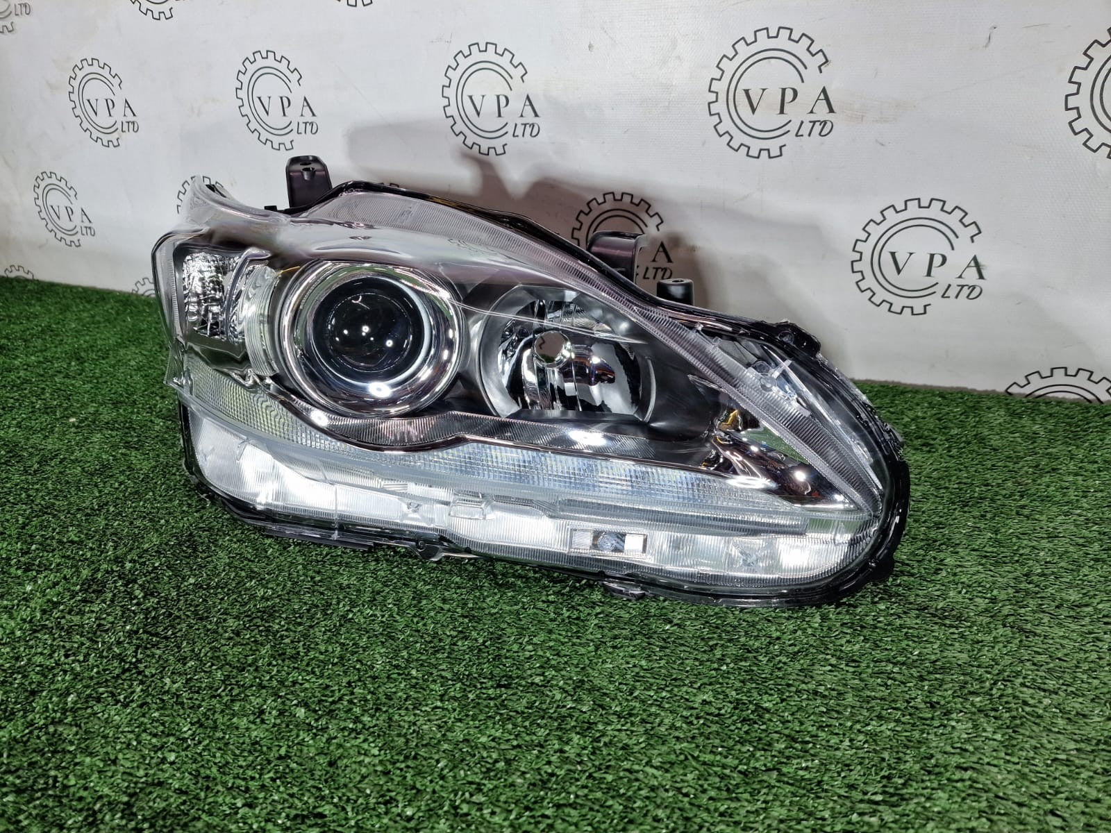 BRAND NEW! LEXUS CT200 2011-17 OSF RIGHT DRIVER SIDE XENON HEADLIGHT