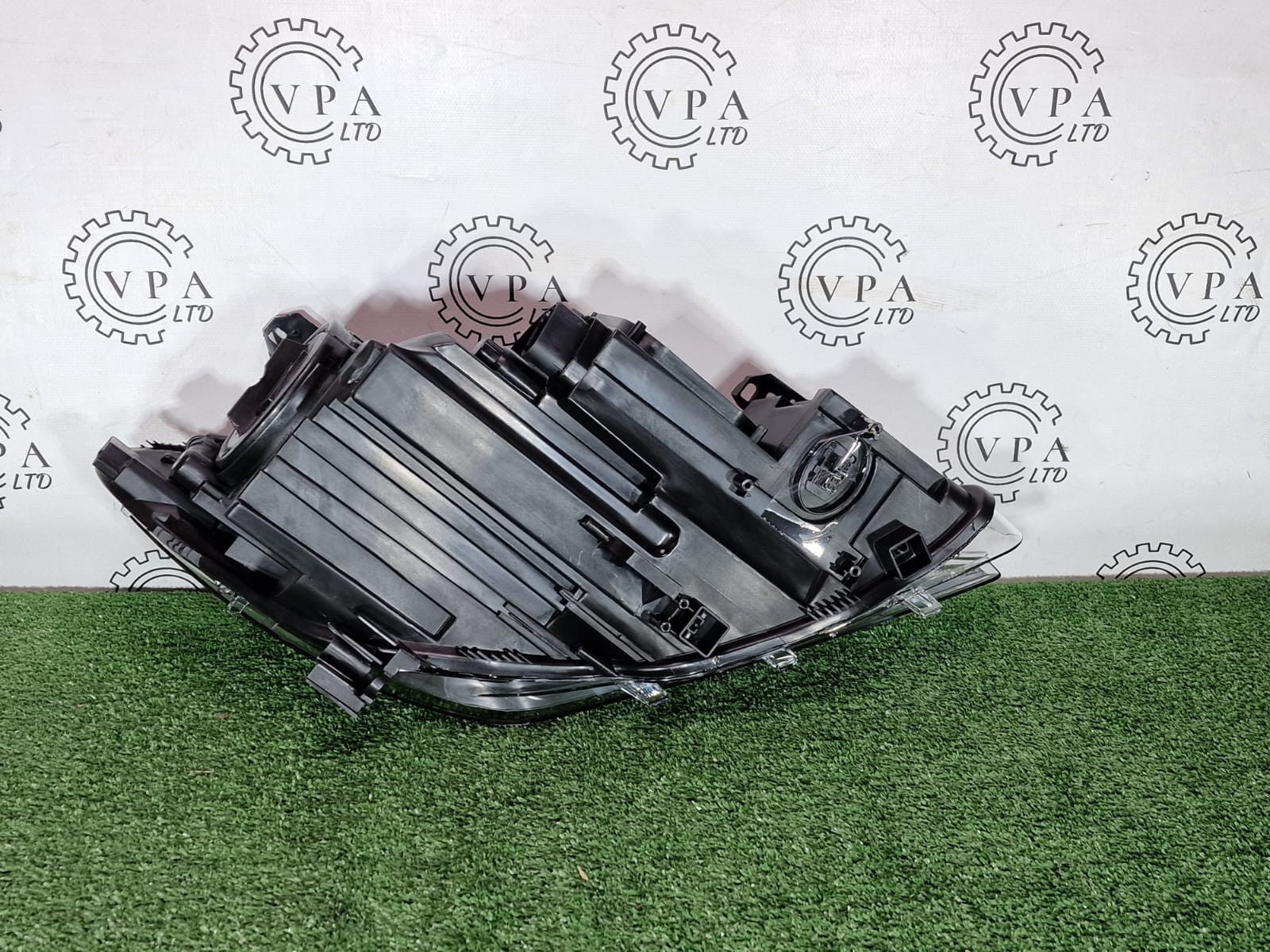 NEW! MERCEDES BENZ CLA W117 / C117 2013 - 2016 NS LEFT SIDE BI XENON HEADLIGHT