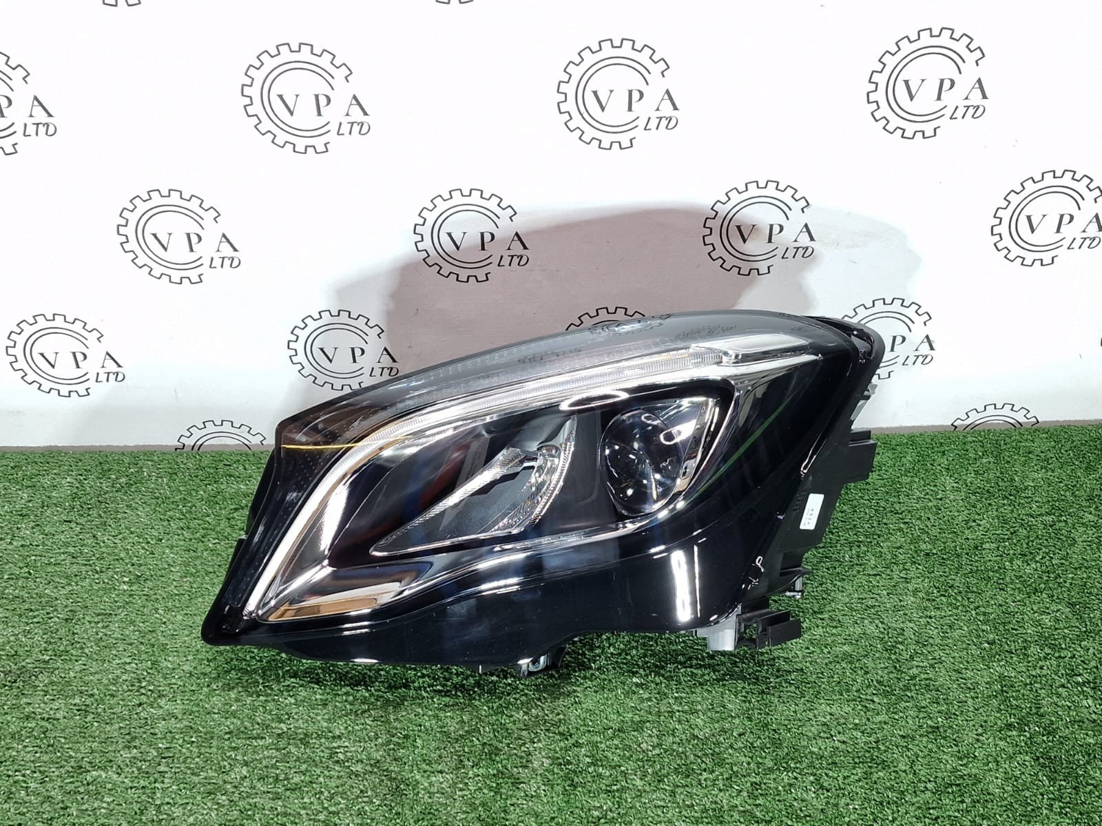 NEW MERCEDES BENZ GLA W156  2016 -19 NS LEFT SIDE LED HIGH PERFORMANCE HEADLIGHT