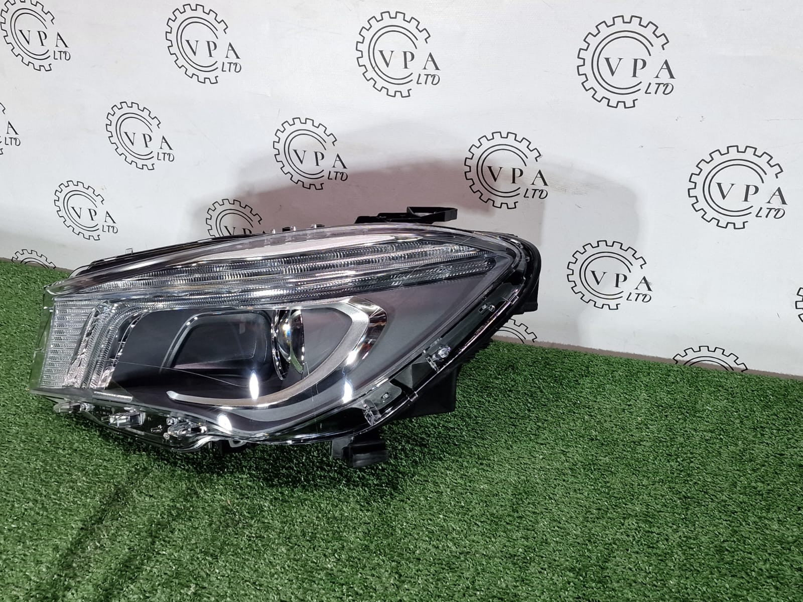 NEW! MERCEDES BENZ CLA W117 / C117 2013 - 2016 NS LEFT SIDE BI XENON HEADLIGHT