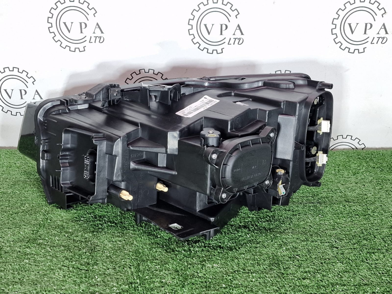 BRAND NEW! AUDI Q2 2018-21 OSF RIGHT DRIVER SIDE FULL LED HEADLIGHT