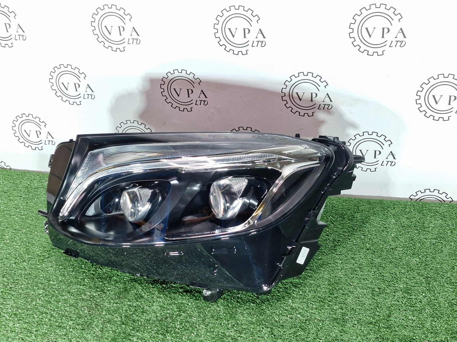 NEW! MERCEDES BENZ GLC W253 2016-19 NS LEFT SIDE LED INTELLIGENT HEADLIGHT