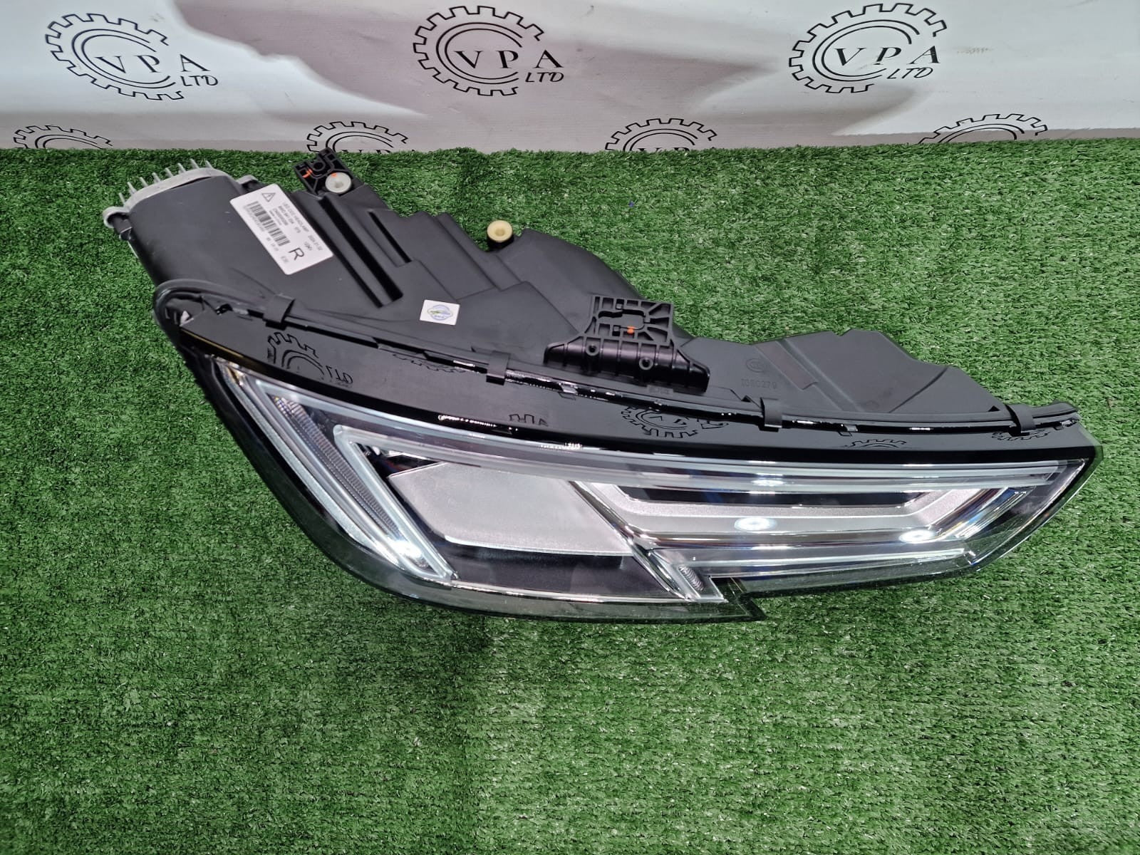 NEW! AUDI A4 / S4 B9 2016 -2020 NS RIGHT SIDE FULL LED HEADLIGHT