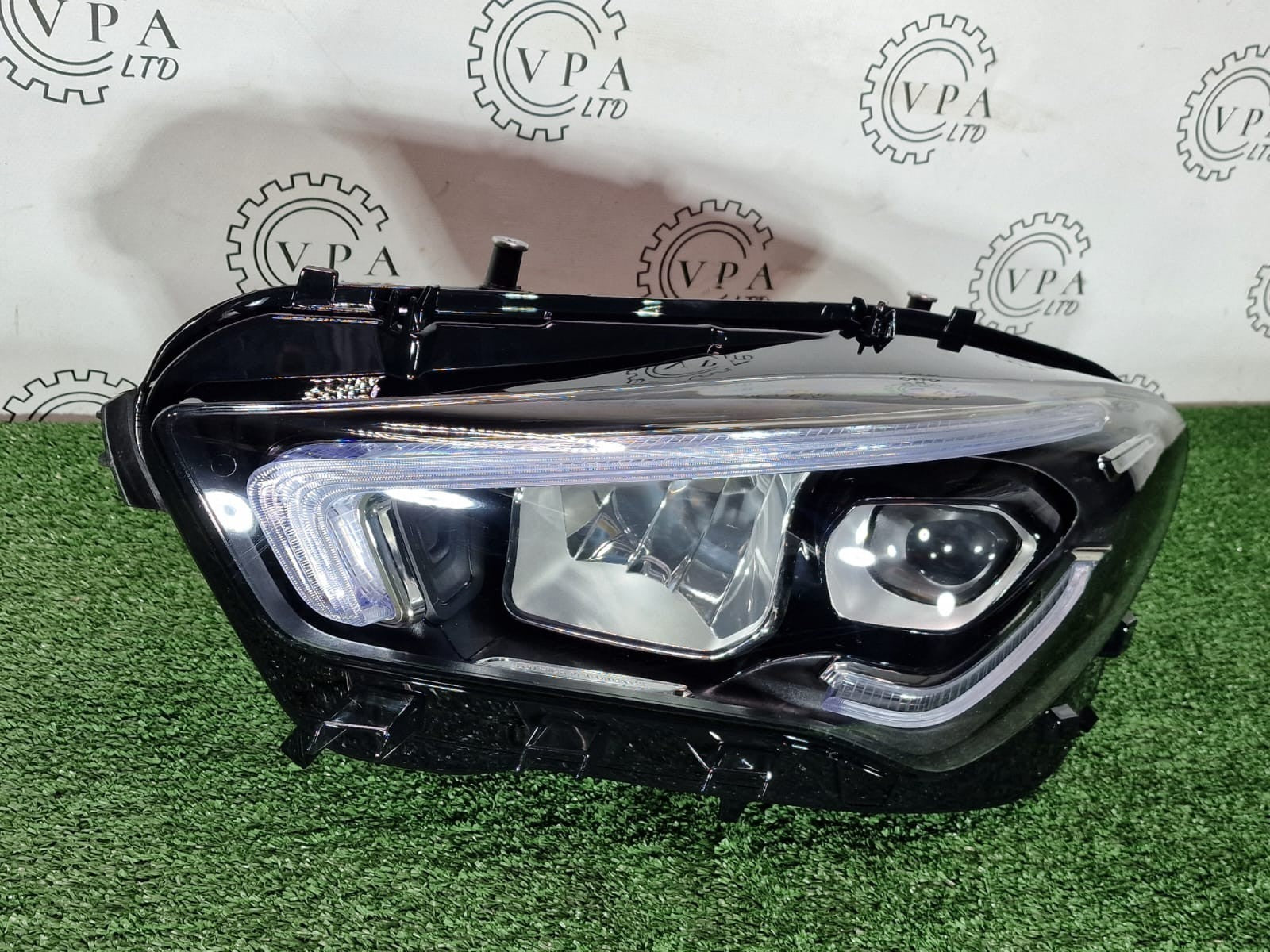 NEW! MERCEDES BENZ CLA W118 / C118 2019-23 NS LEFT SIDE FULL LED HEADLIGHT