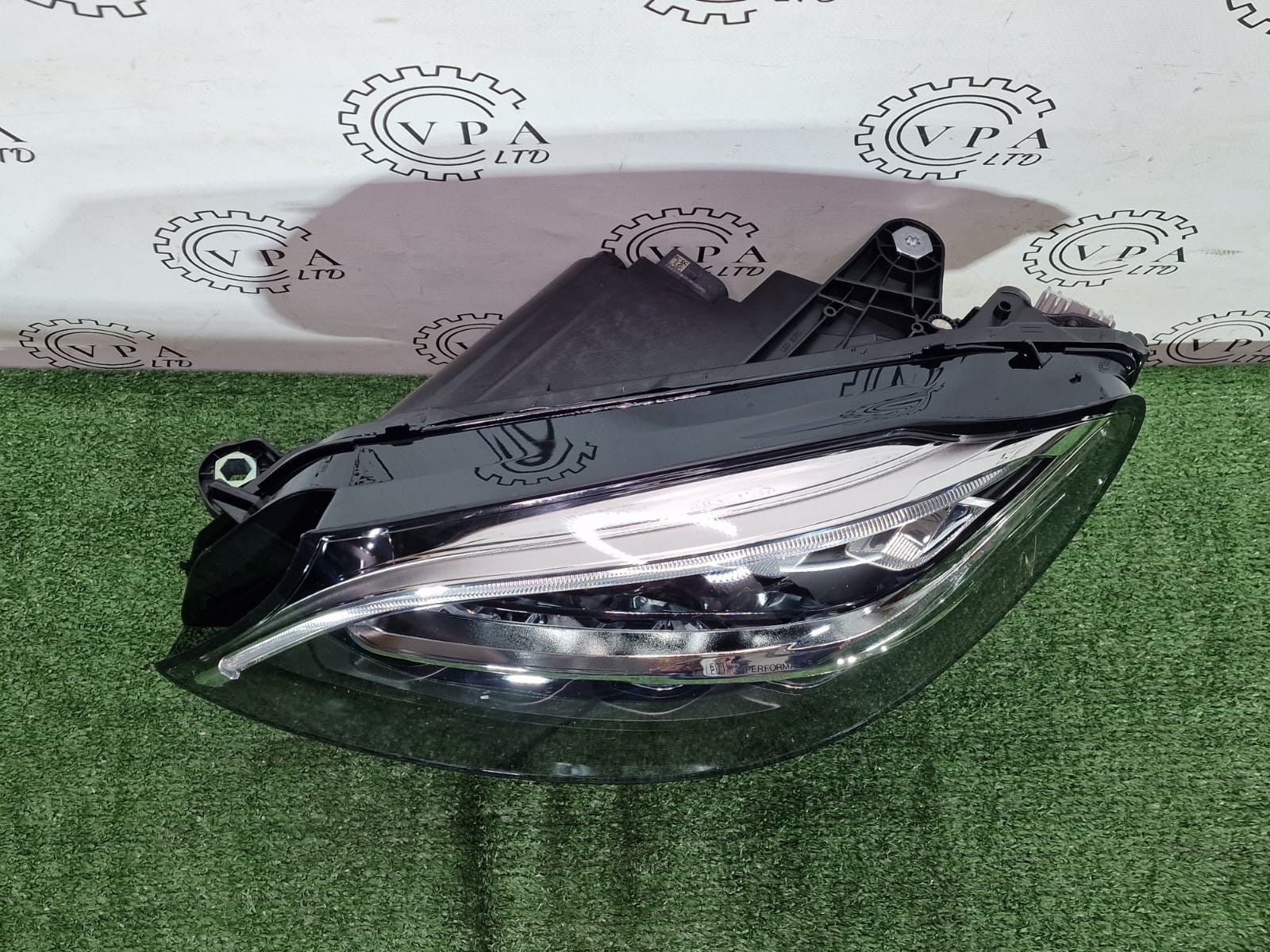 NEW MERCEDES BENZ W205 C CLASS 2018 - 21 LEFT NS LED HIGH PERFORMANCE HEADLIGHT