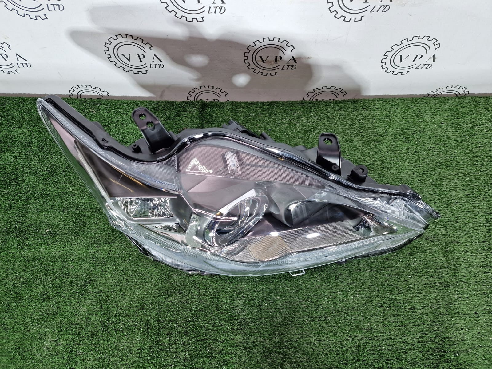 BRAND NEW! LEXUS CT200 2011-17 OSF RIGHT DRIVER SIDE XENON HEADLIGHT