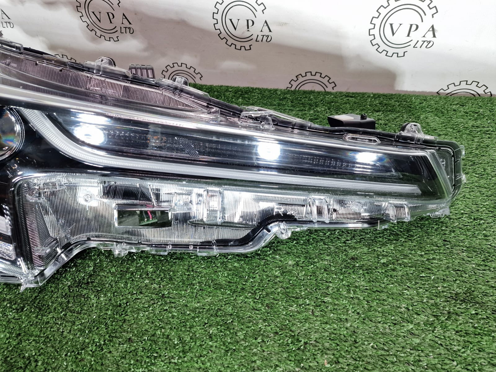 NEW! TOYOTA COROLLA 2018-22 OS RIGHT SIDE XENON HEADLIGHT LED DRL WITH MODULE