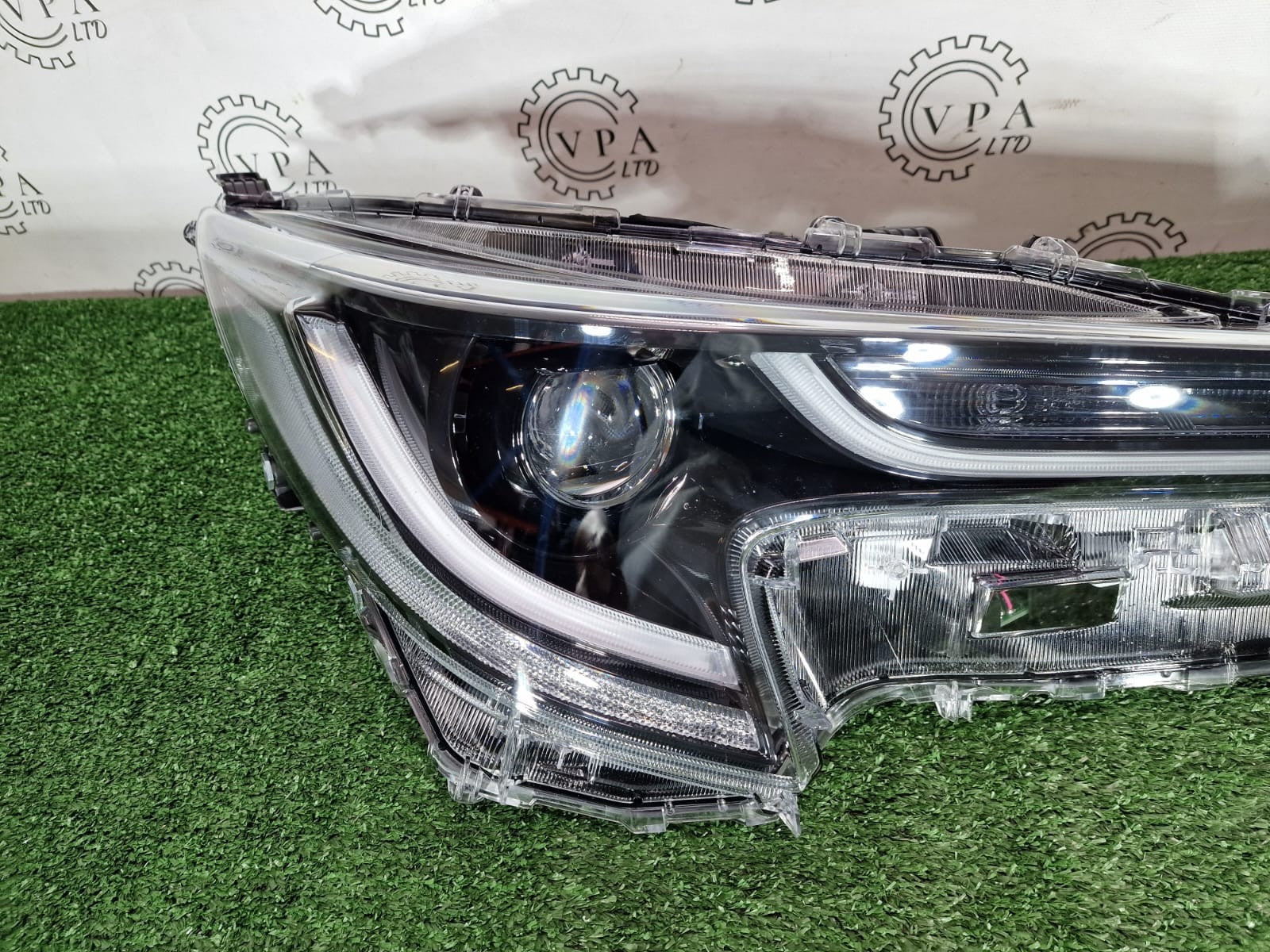 NEW! TOYOTA COROLLA 2018-22 OS RIGHT SIDE XENON HEADLIGHT LED DRL WITH MODULE