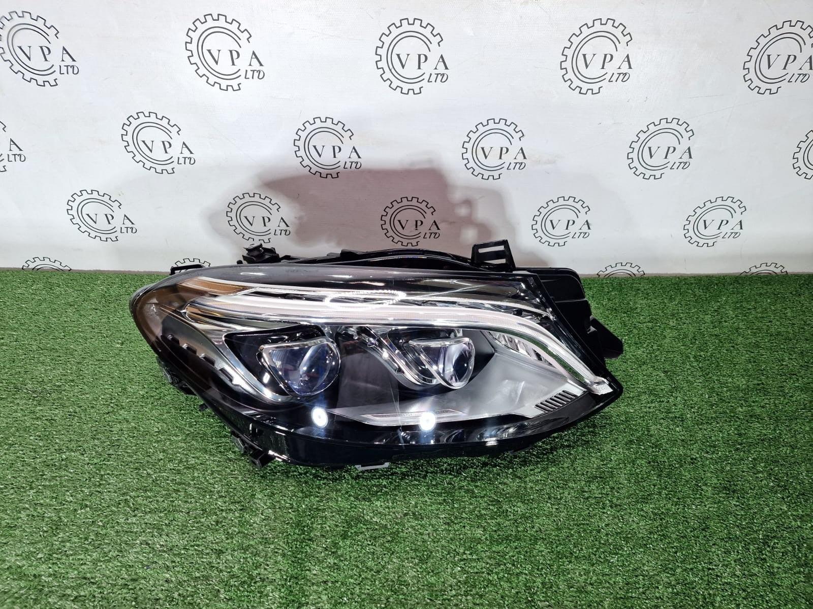 NEW MERCEDES BENZ GLE W166 2015 -19 OS RIGHT SIDE LED HIGH PERFORMANCE HEADLIGHT