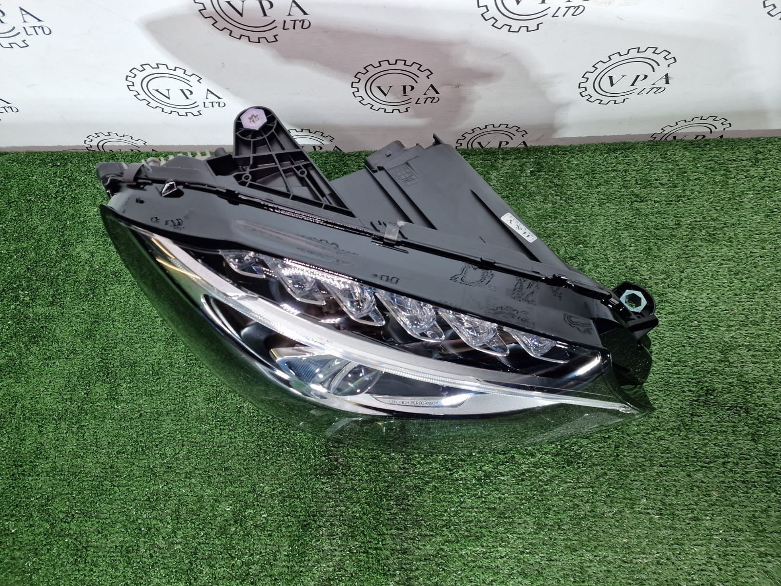NEW MERCEDES BENZ W205 C CLASS 2014 - 18 RIGHT OS LED HIGH PERFORMANCE HEADLIGHT