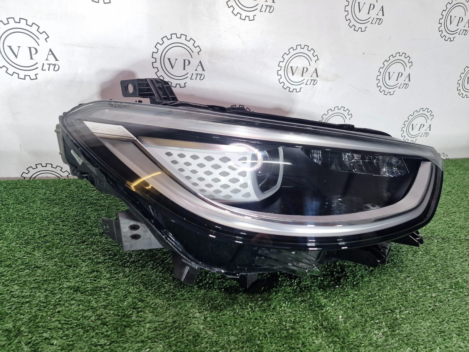 NEW VOLKSWAGEN ID3 2019-22 OS RIGHT SIDE COMPLETE IQ HEADLIGHT WITH MODULE