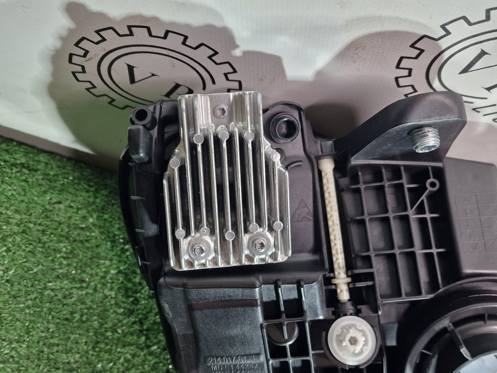 NEW MERCEDES BENZ W205 C CLASS 2018 - 21 LEFT NS LED HIGH PERFORMANCE HEADLIGHT