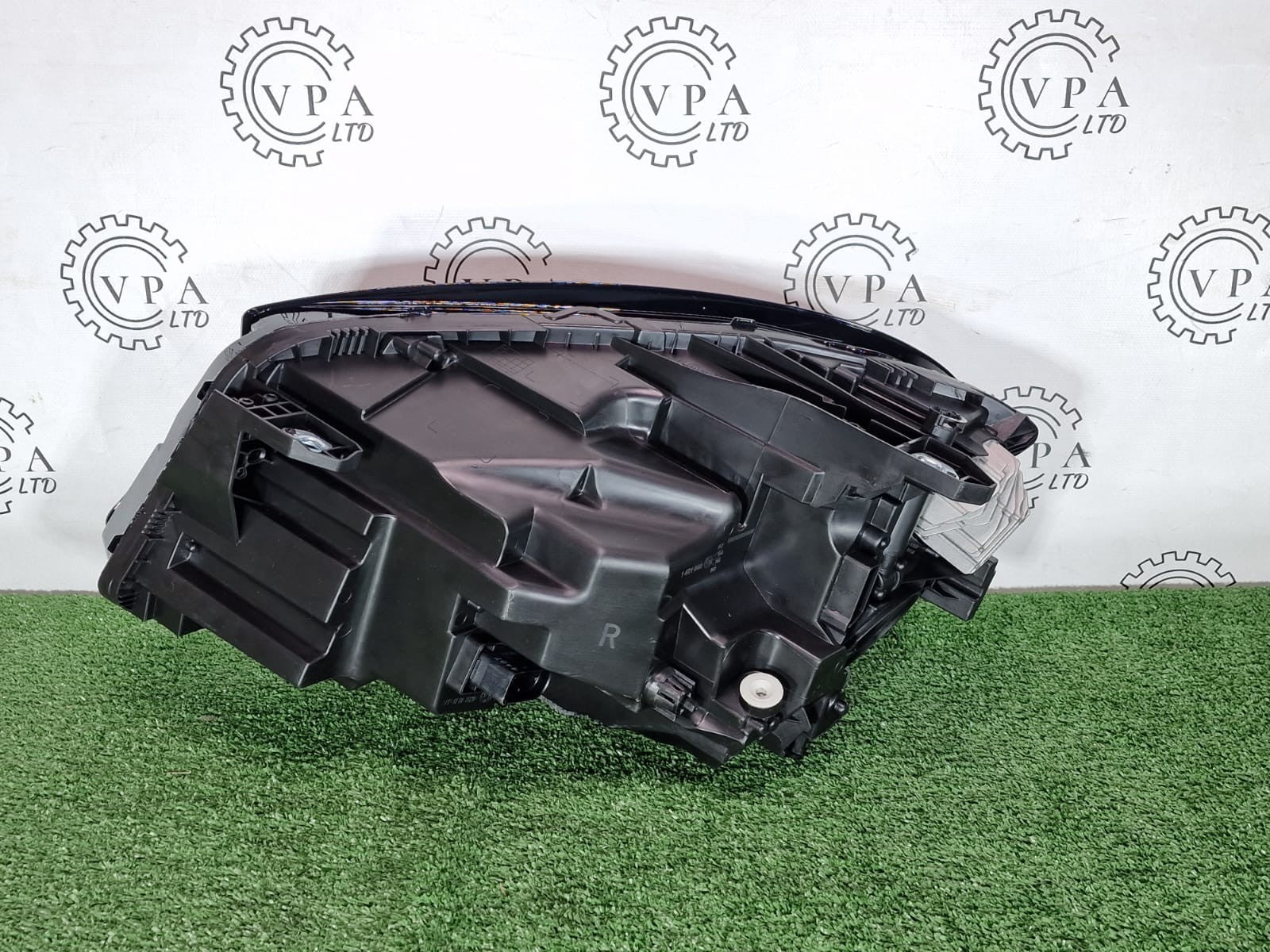 NEW! MERCEDES BENZ GLA W156 2016-19 OS RIGHT SIDE LED HIGH PERFORMANCE HEADLIGHT