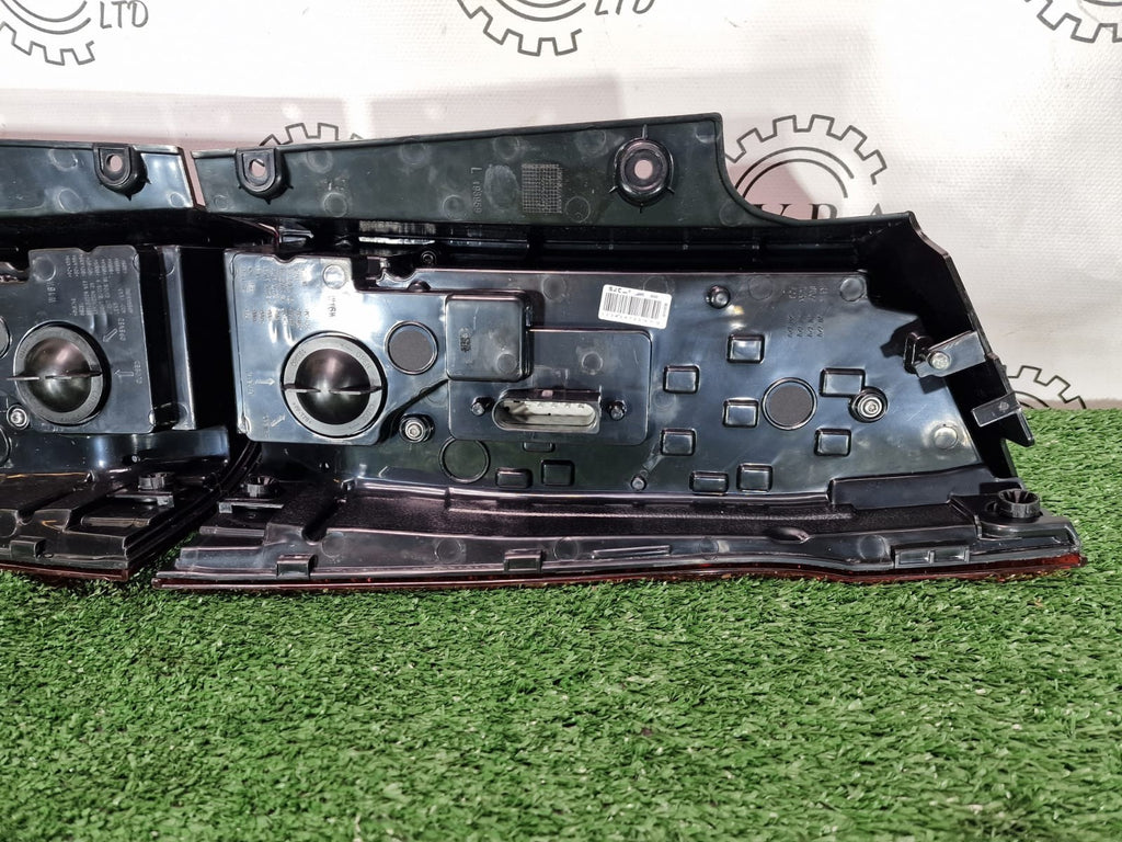 NEW! MERCEDES BENZ VITO W447 2016-23 UPGRADED REAR LIGTS TO PREMIUM V CLASS