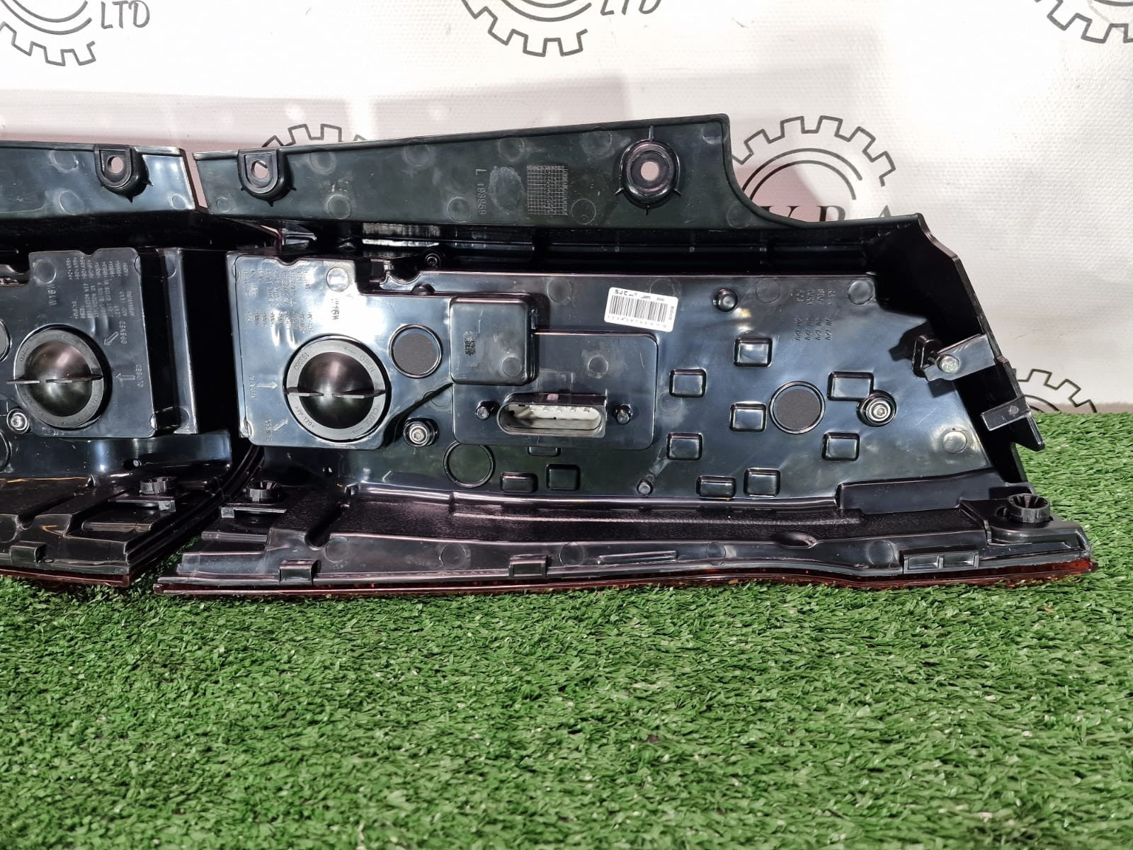 NEW! MERCEDES BENZ VITO W447 2016-23 UPGRADED REAR LIGTS TO PREMIUM V CLASS