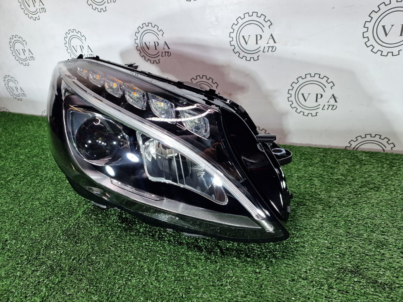 NEW MERCEDES BENZ W205 C CLASS 2014 - 18 RIGHT OS LED HIGH PERFORMANCE HEADLIGHT