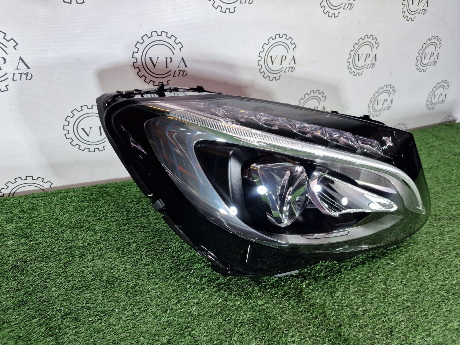 NEW MERCEDES BENZ W205 C CLASS 2014 - 18 RIGHT OS LED HIGH PERFORMANCE HEADLIGHT