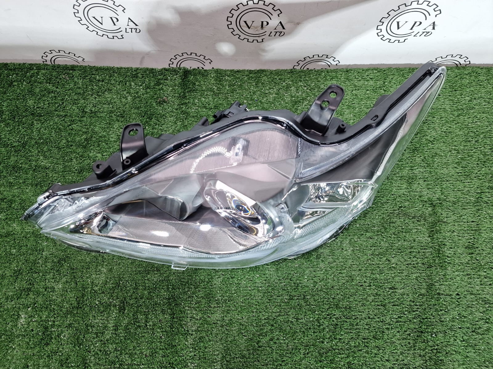 BRAND NEW! LEXUS CT200 2011-17 NSF LEFT PASSENGER SIDE XENON HEADLIGHT