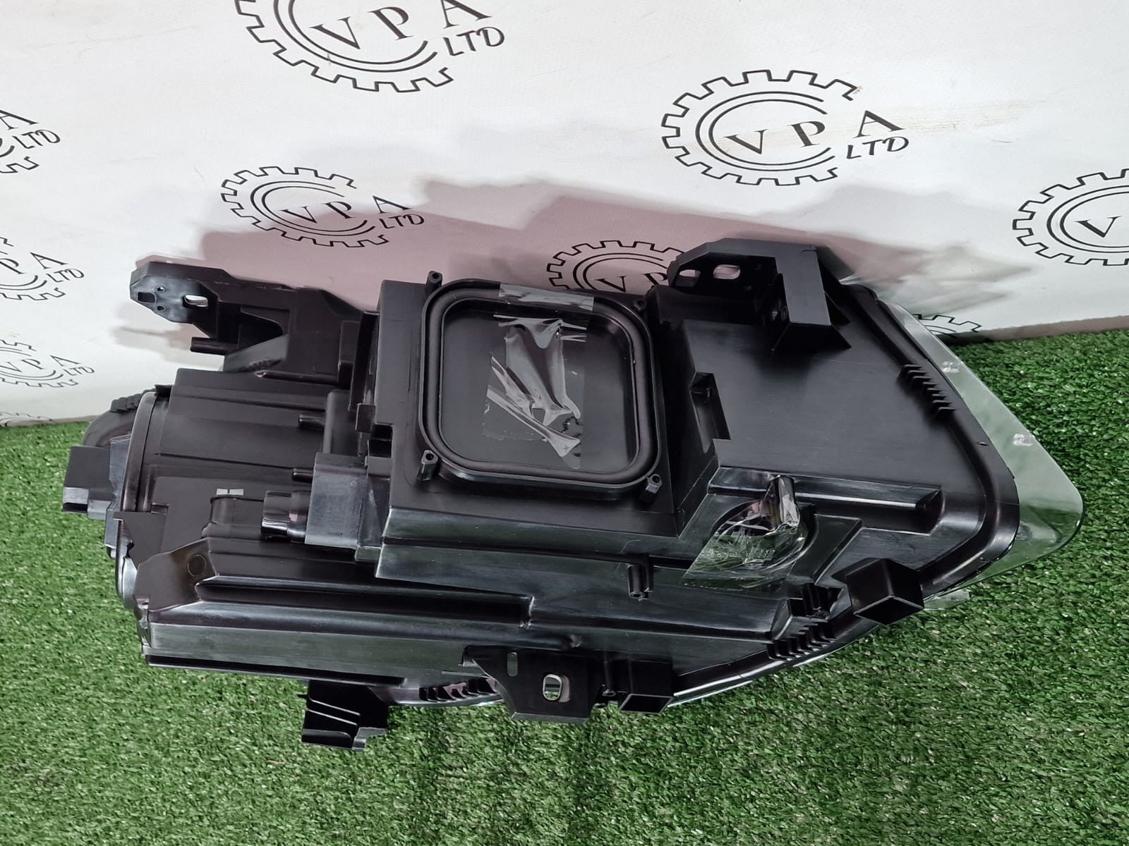 NEW! MERCEDES BENZ CLA W117 / C117 2013 - 2016 NS LEFT SIDE BI XENON HEADLIGHT