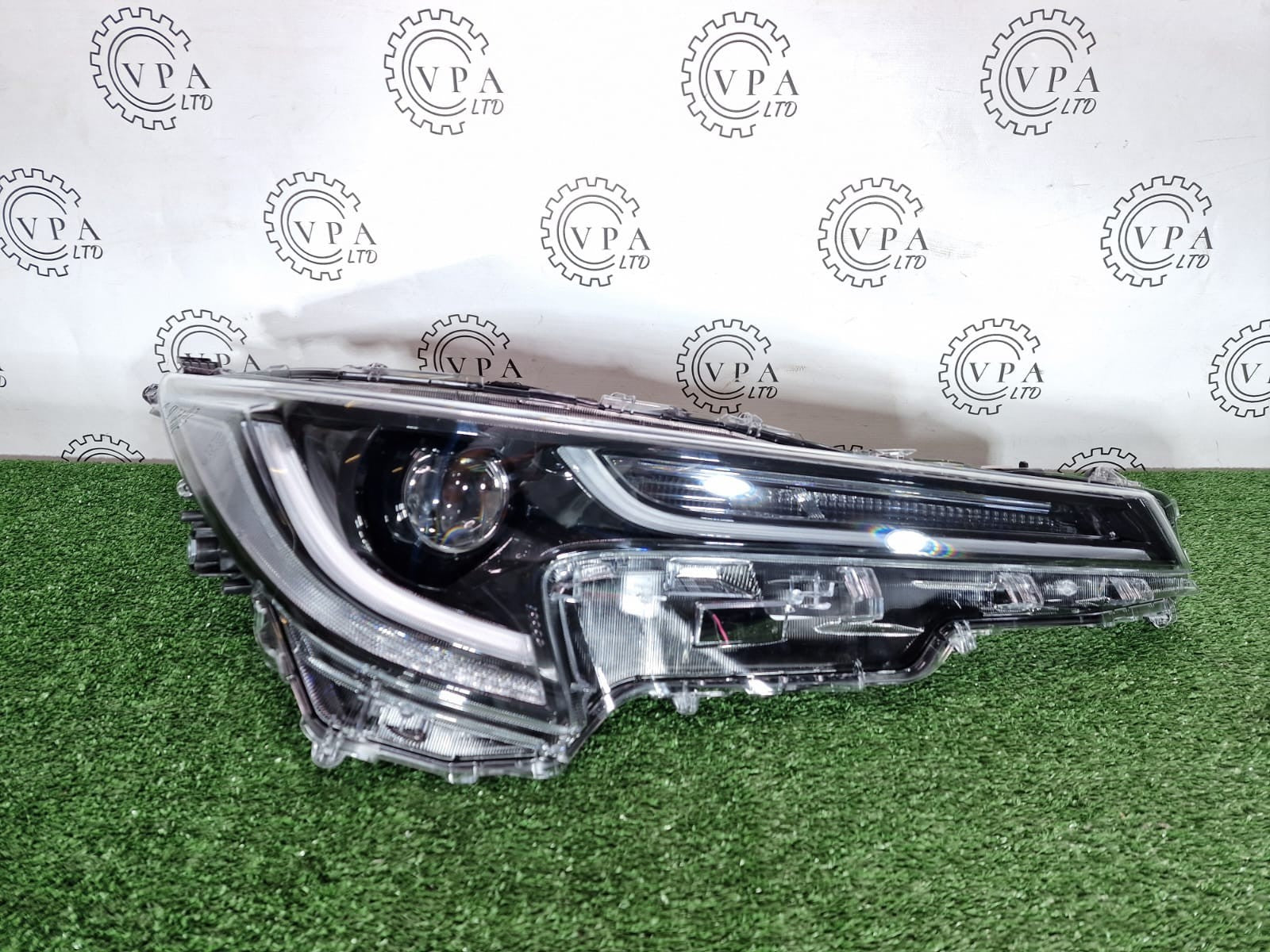 NEW! TOYOTA COROLLA 2018-22 OS RIGHT SIDE XENON HEADLIGHT LED DRL WITH MODULE
