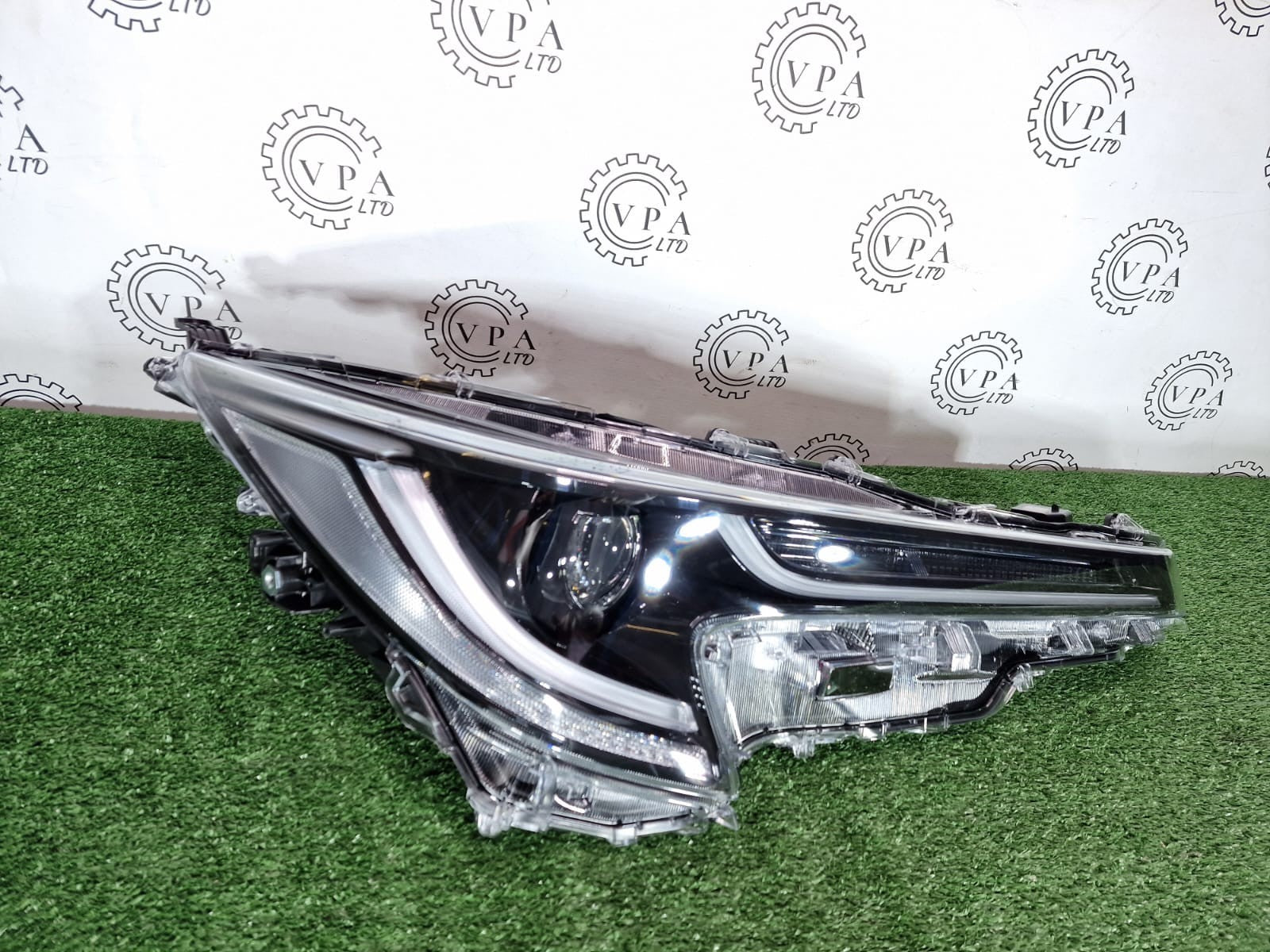 NEW! TOYOTA COROLLA 2018-22 OS RIGHT SIDE XENON HEADLIGHT LED DRL WITH MODULE