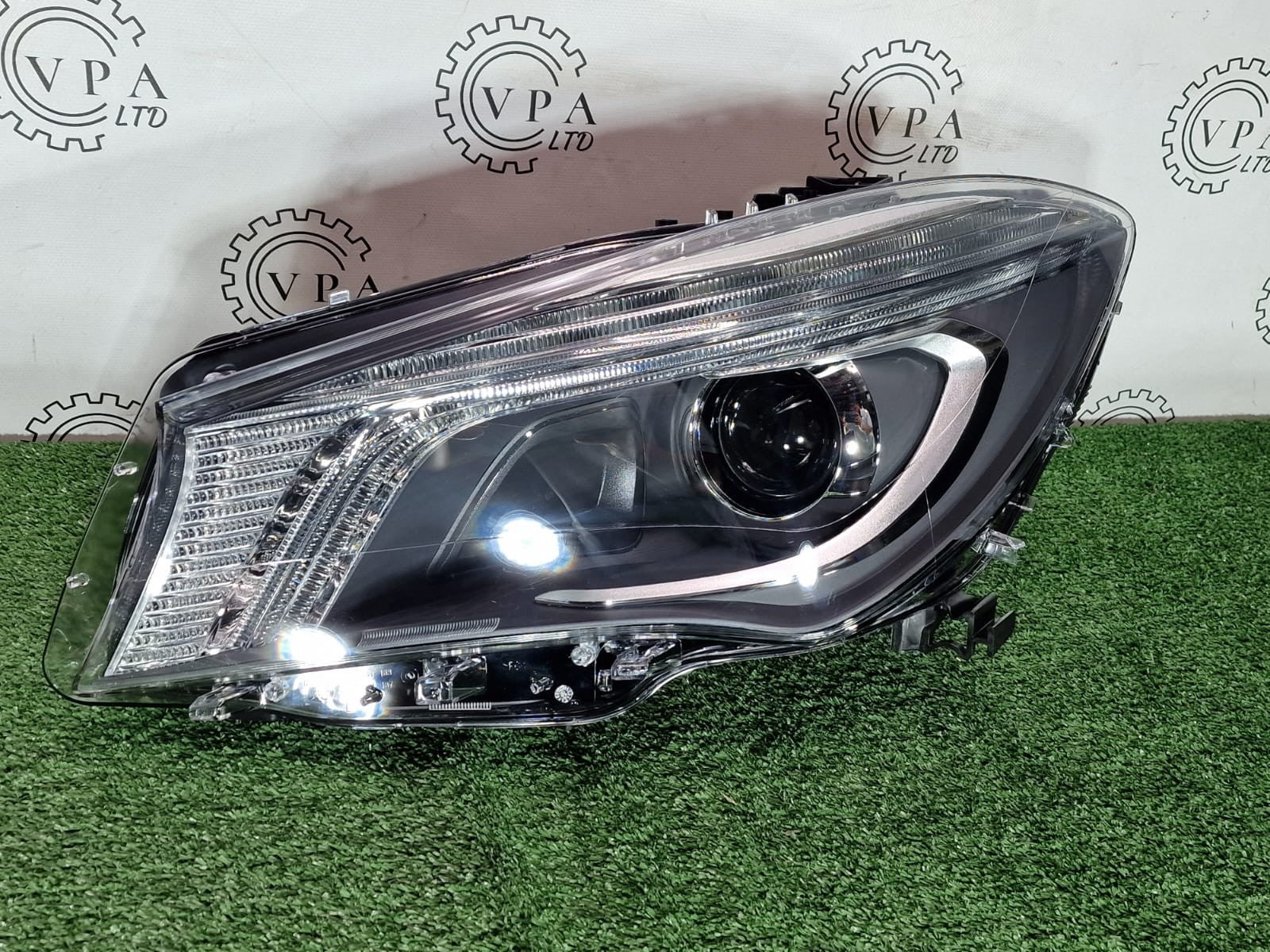 NEW! MERCEDES BENZ CLA W117 / C117 2013 - 2016 NS LEFT SIDE BI XENON HEADLIGHT