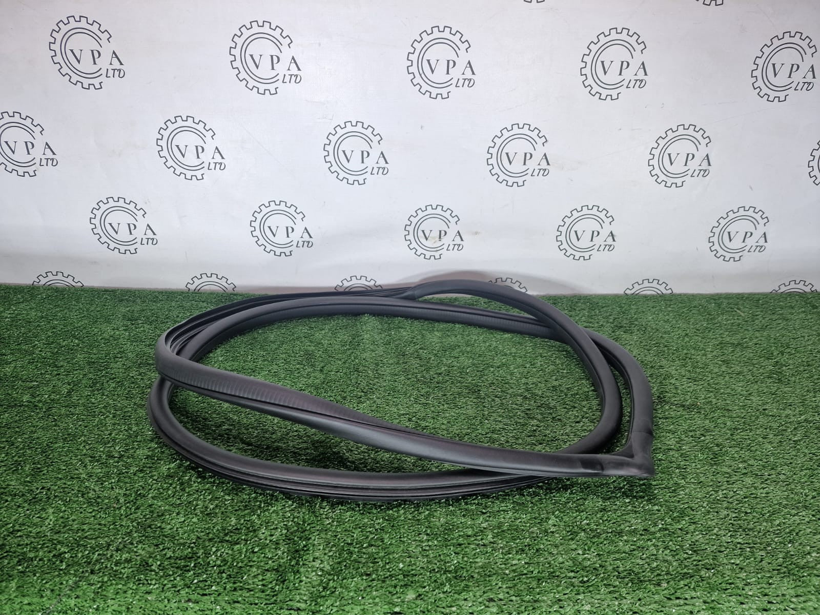 NEW GENUINE KIA NIRO 2016 - 2022 REAR LEFT BODY SIDE DOOR RUBBER  83110 G5000