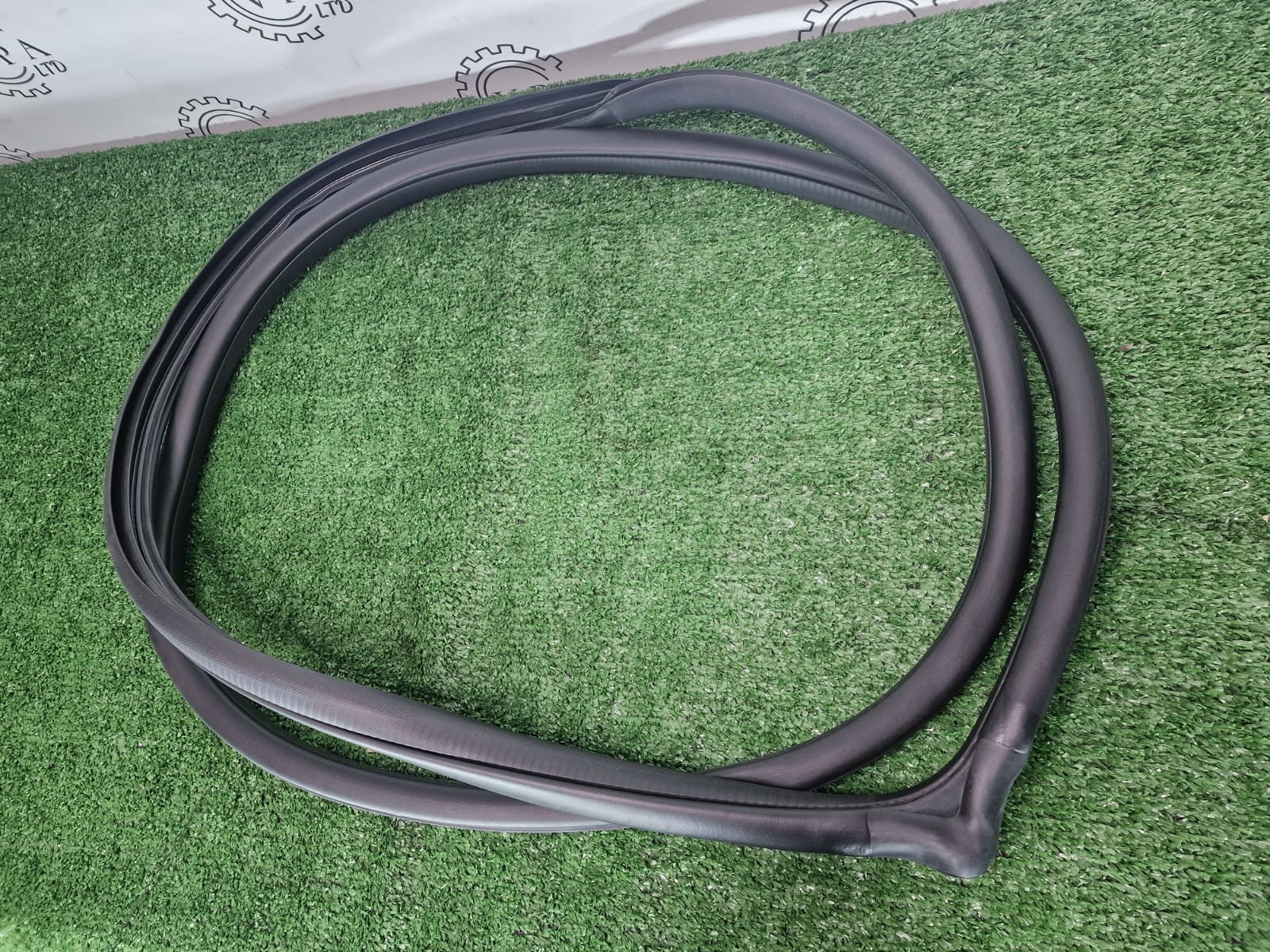 NEW GENUINE KIA NIRO 2016 - 2022 REAR LEFT BODY SIDE DOOR RUBBER  83110 G5000