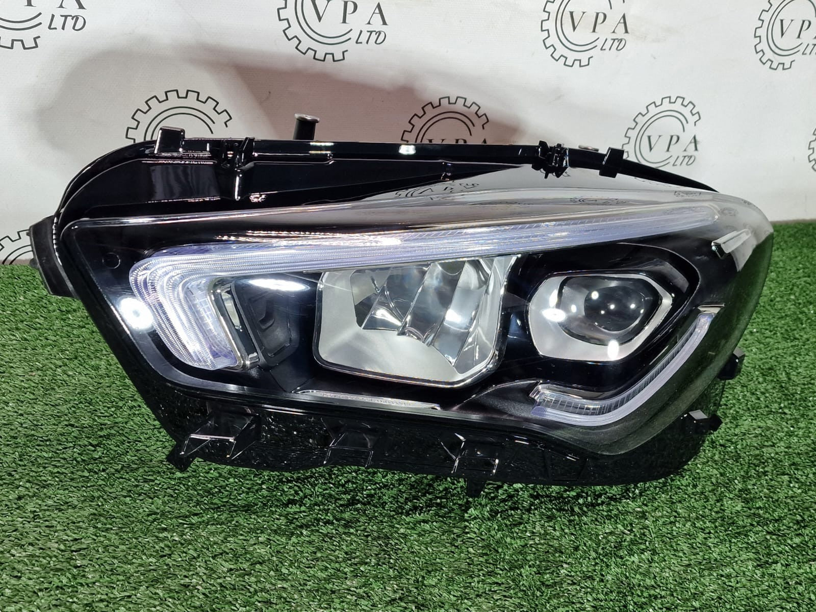 NEW! MERCEDES BENZ CLA W118 / C118 2019-23 NS LEFT SIDE FULL LED HEADLIGHT