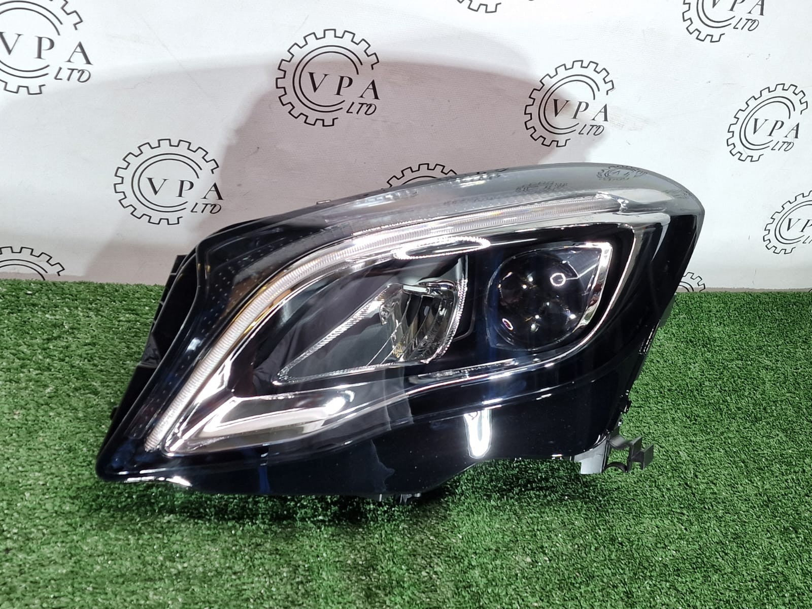 NEW MERCEDES BENZ GLA W156  2016 -19 NS LEFT SIDE LED HIGH PERFORMANCE HEADLIGHT