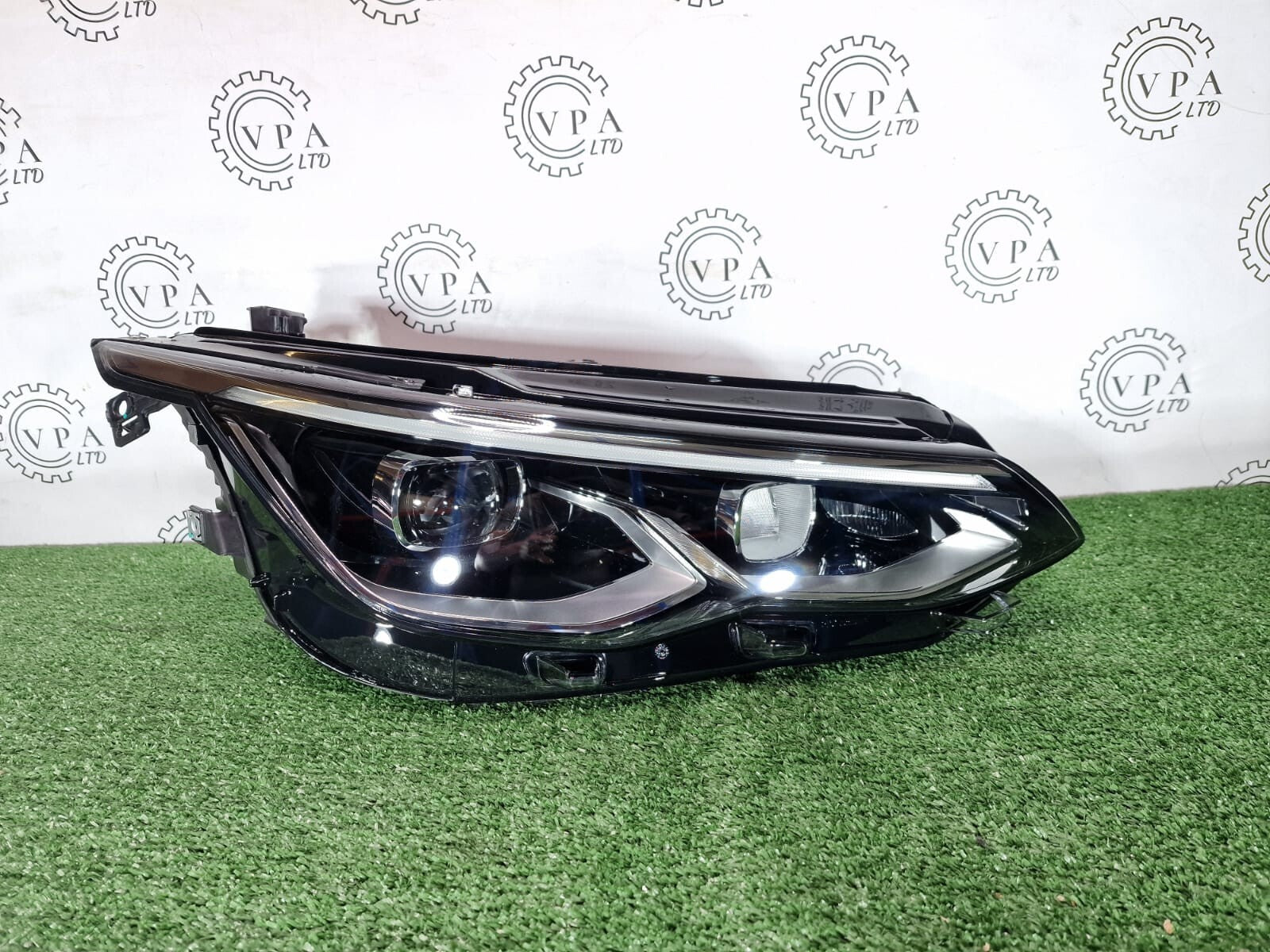 NEW! VW GOLF MK8 2020 -24 OS RIGHT SIDE COMPLETE FULL LED HEADLIGHT WITH MODULE
