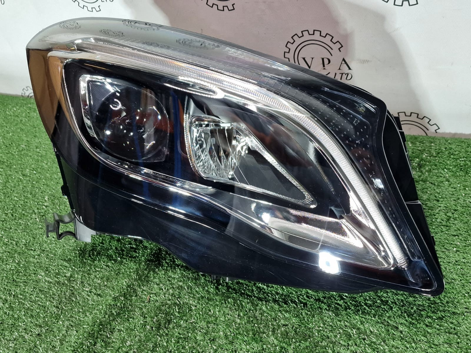 NEW! MERCEDES BENZ GLA W156 2016-19 OS RIGHT SIDE LED HIGH PERFORMANCE HEADLIGHT