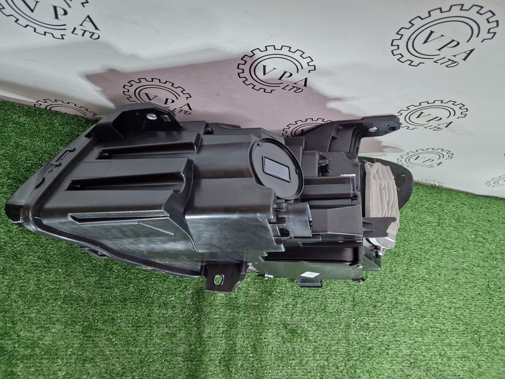 NEW! MERCEDES BENZ CLA W117 / C117 2016-2019 OS RIGHT SIDE LED HEADLIGHT