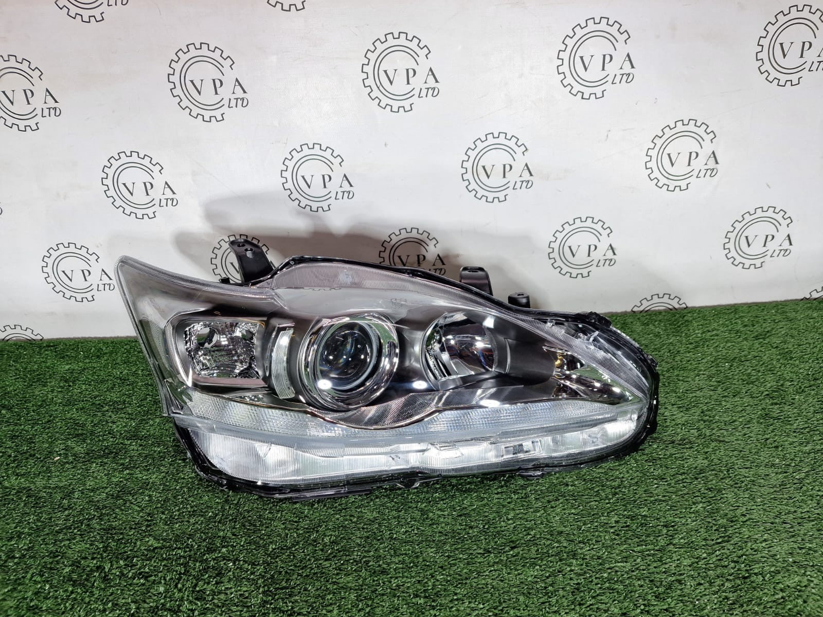 BRAND NEW! LEXUS CT200 2011-17 OSF RIGHT DRIVER SIDE XENON HEADLIGHT