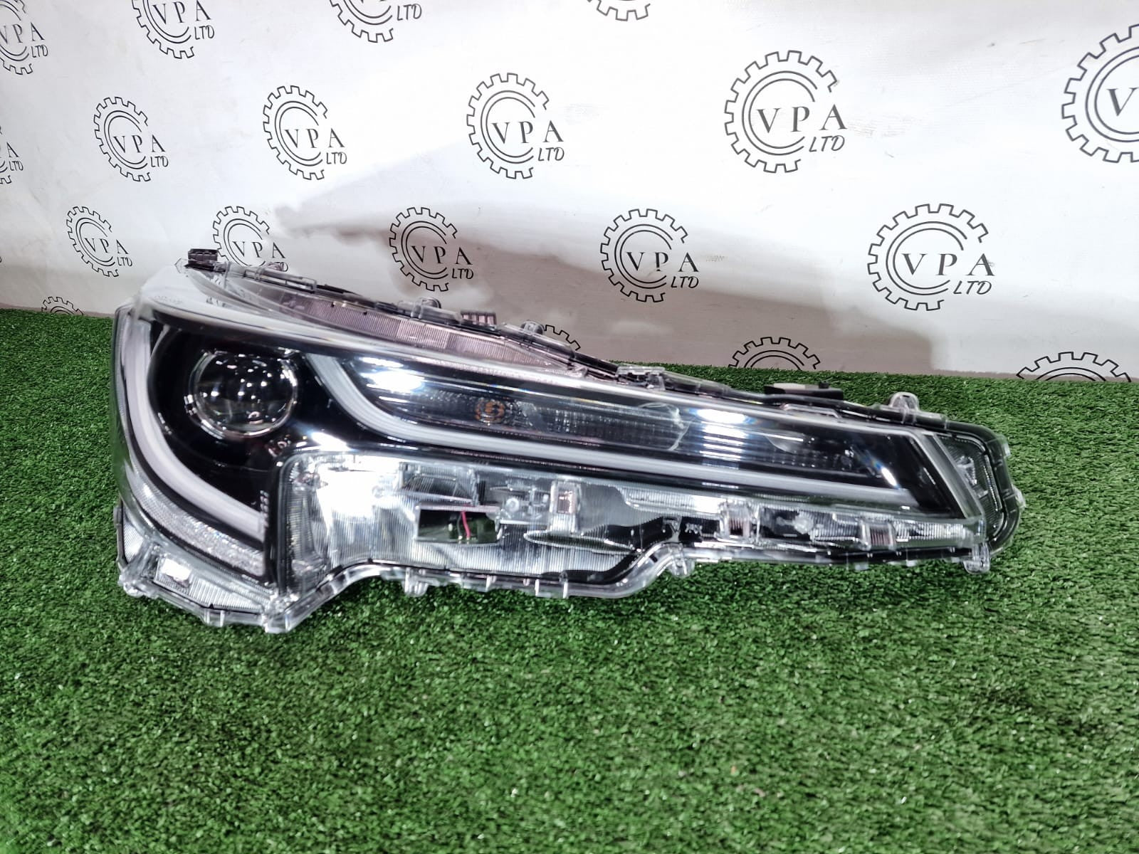 NEW! TOYOTA COROLLA 2018-22 OS RIGHT SIDE XENON HEADLIGHT LED DRL WITH MODULE