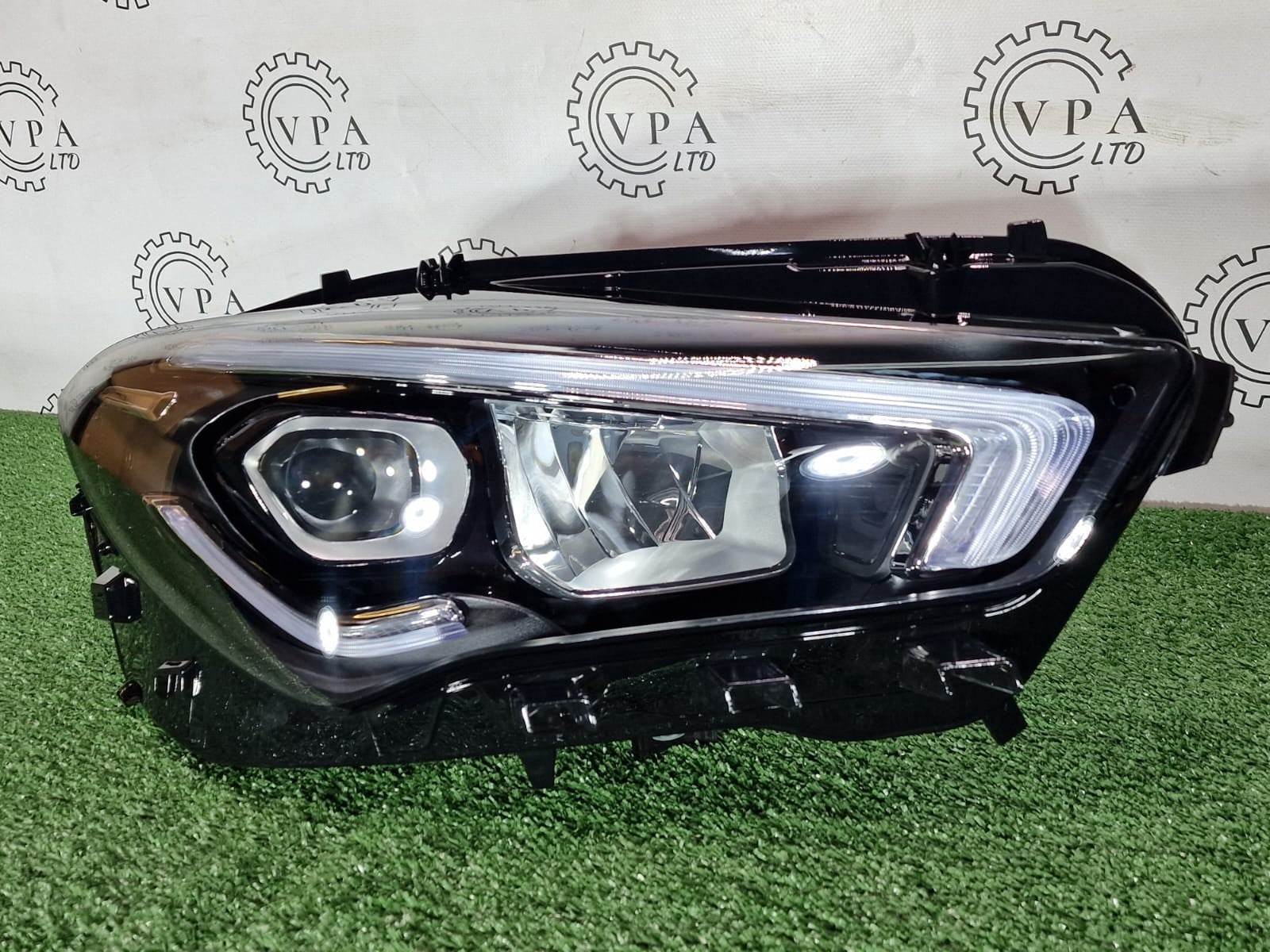 NEW! MERCEDES BENZ CLA W118 / C118 2019-23 OS RIGHT SIDE FULL LED HEADLIGHT