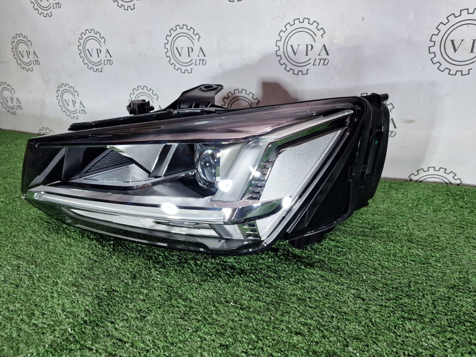 BRAND NEW! AUDI Q2 2018-21 NSF LEFT PASSENGER SIDE FULL LED HEADLIGHT