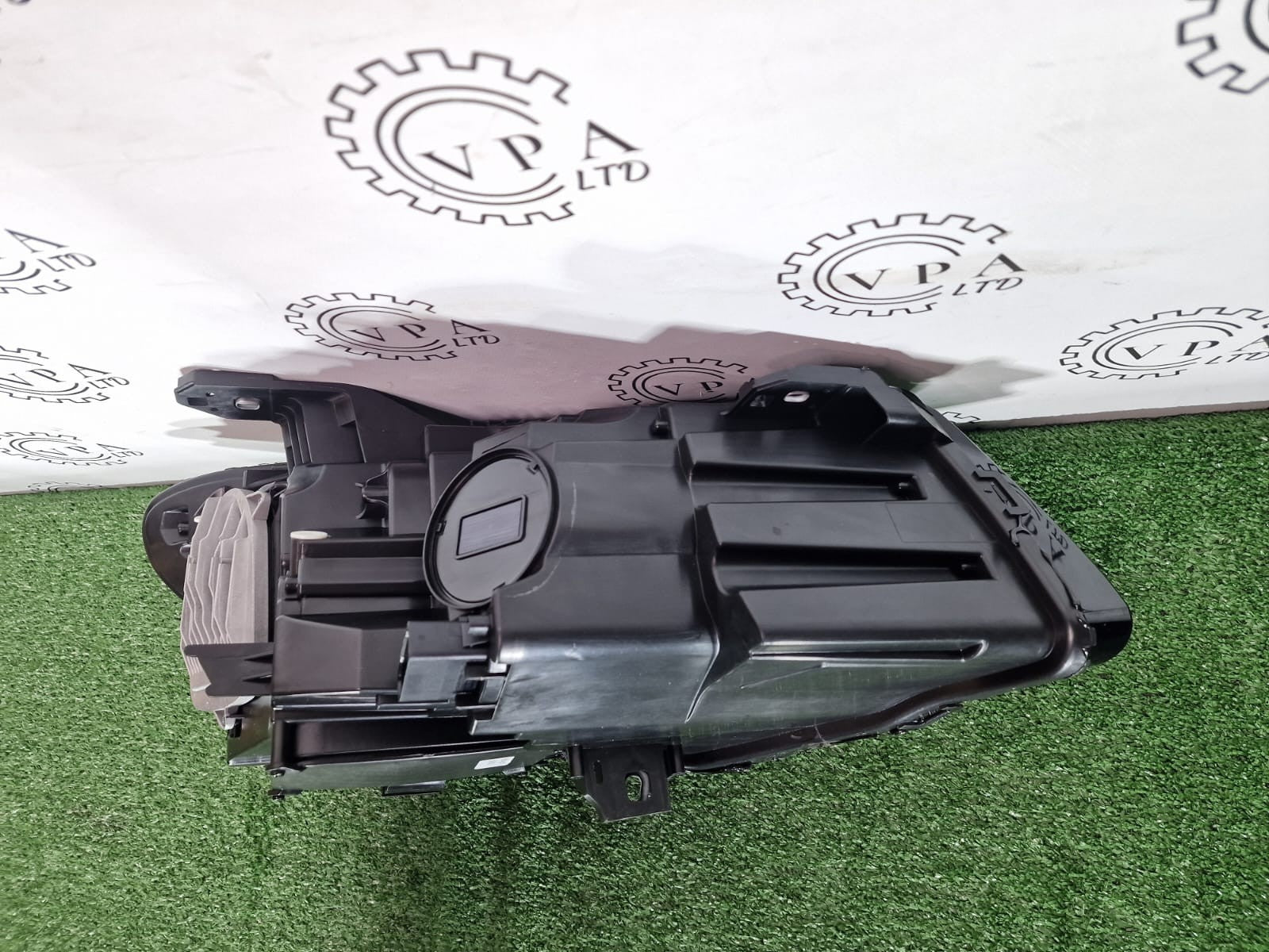NEW! MERCEDES BENZ CLA W117 / C117 2016-2019  NS LEFT SIDE LED HEADLIGHT