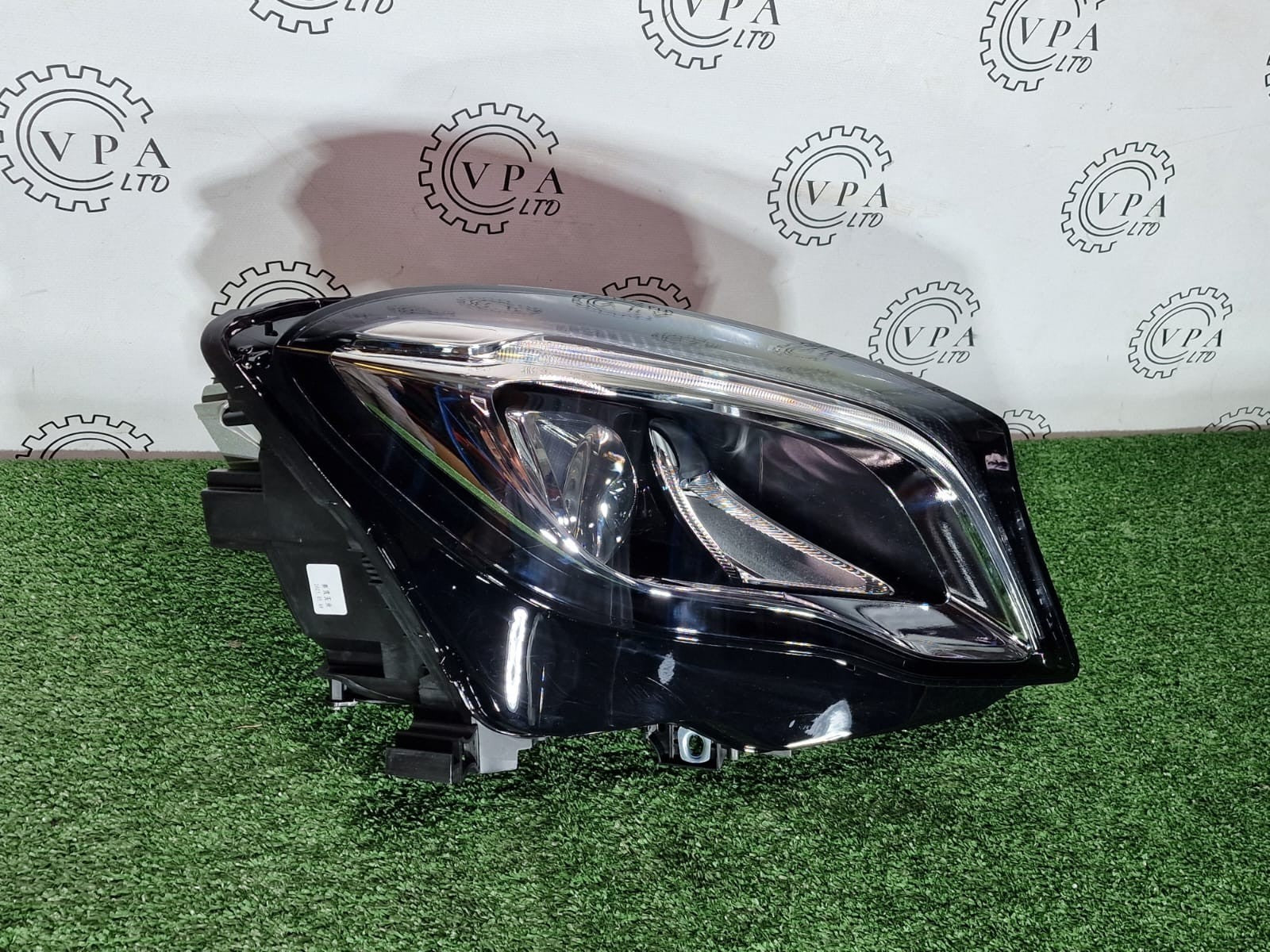 NEW! MERCEDES BENZ GLA W156 2016-19 OS RIGHT SIDE LED HIGH PERFORMANCE HEADLIGHT