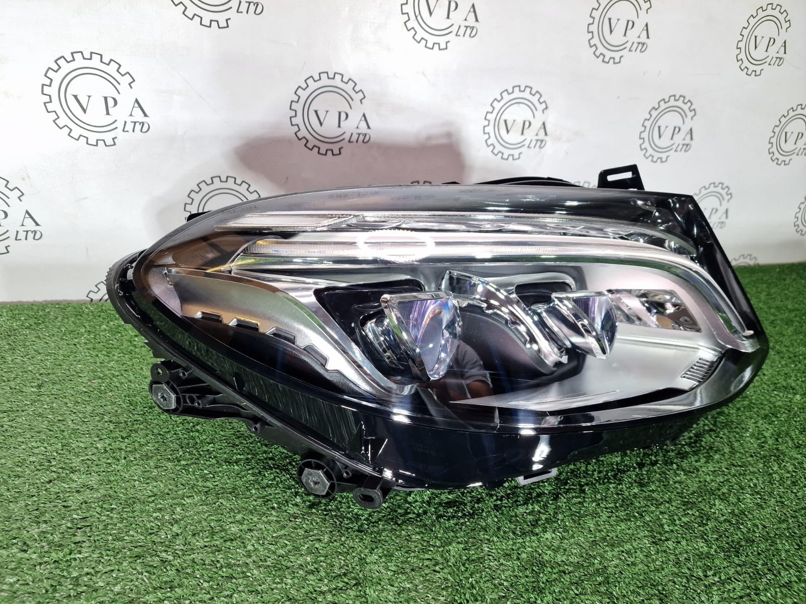 NEW MERCEDES BENZ GLE W166 2015 -19 OS RIGHT SIDE LED HIGH PERFORMANCE HEADLIGHT