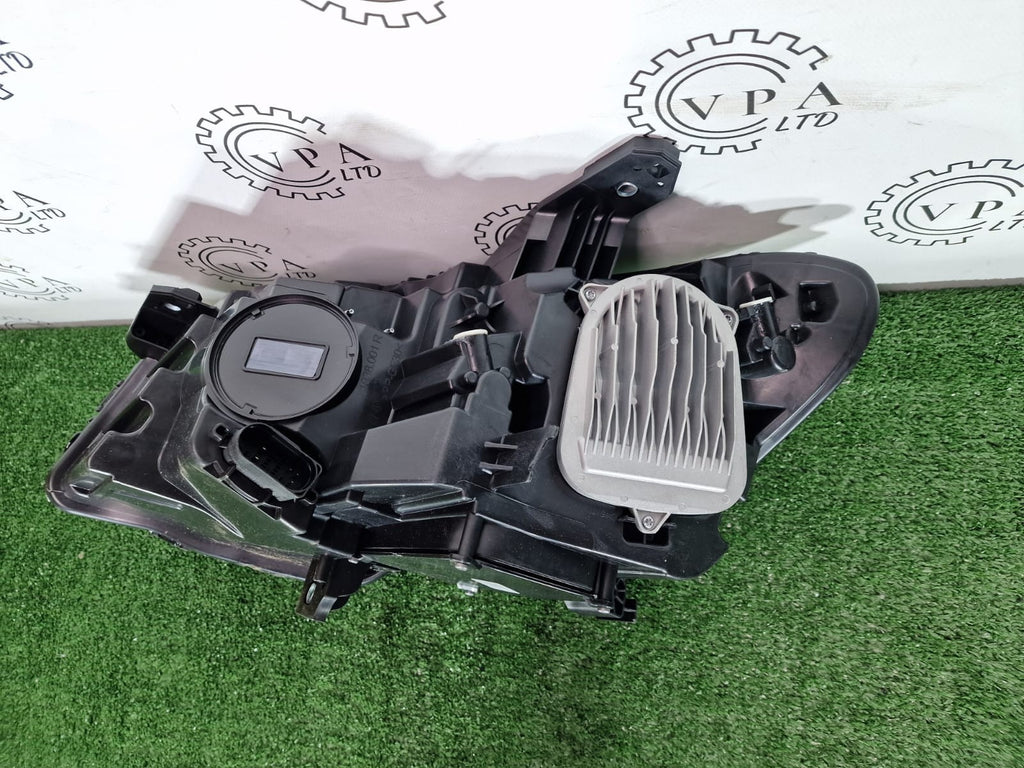 NEW! MERCEDES BENZ CLA W117 / C117 2016-2019 OS RIGHT SIDE LED HEADLIGHT