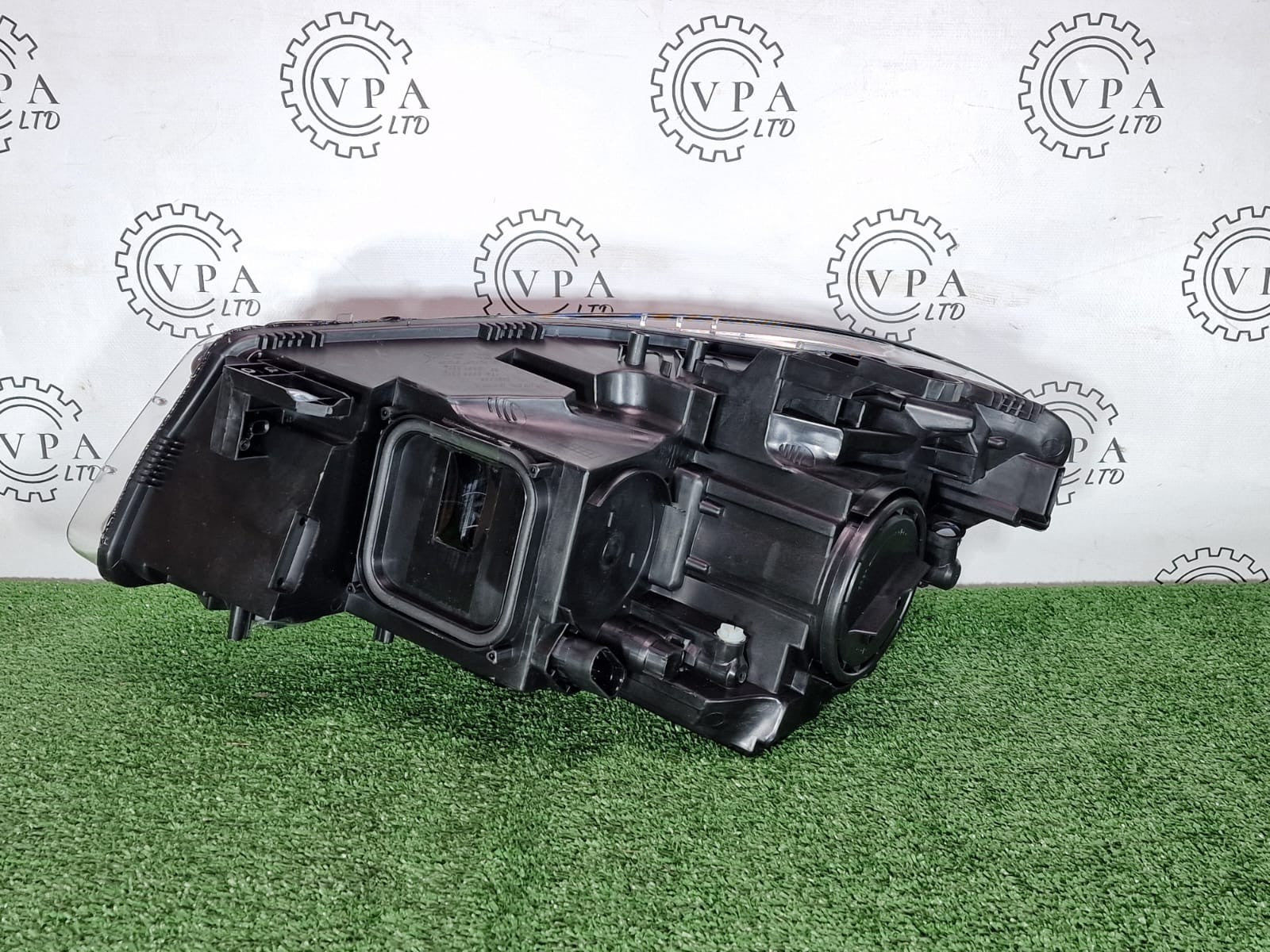 NEW! MERCEDES BENZ CLA W117 / C117 2013 - 2016 OS RIGHT SIDE BI XENON HEADLIGHT