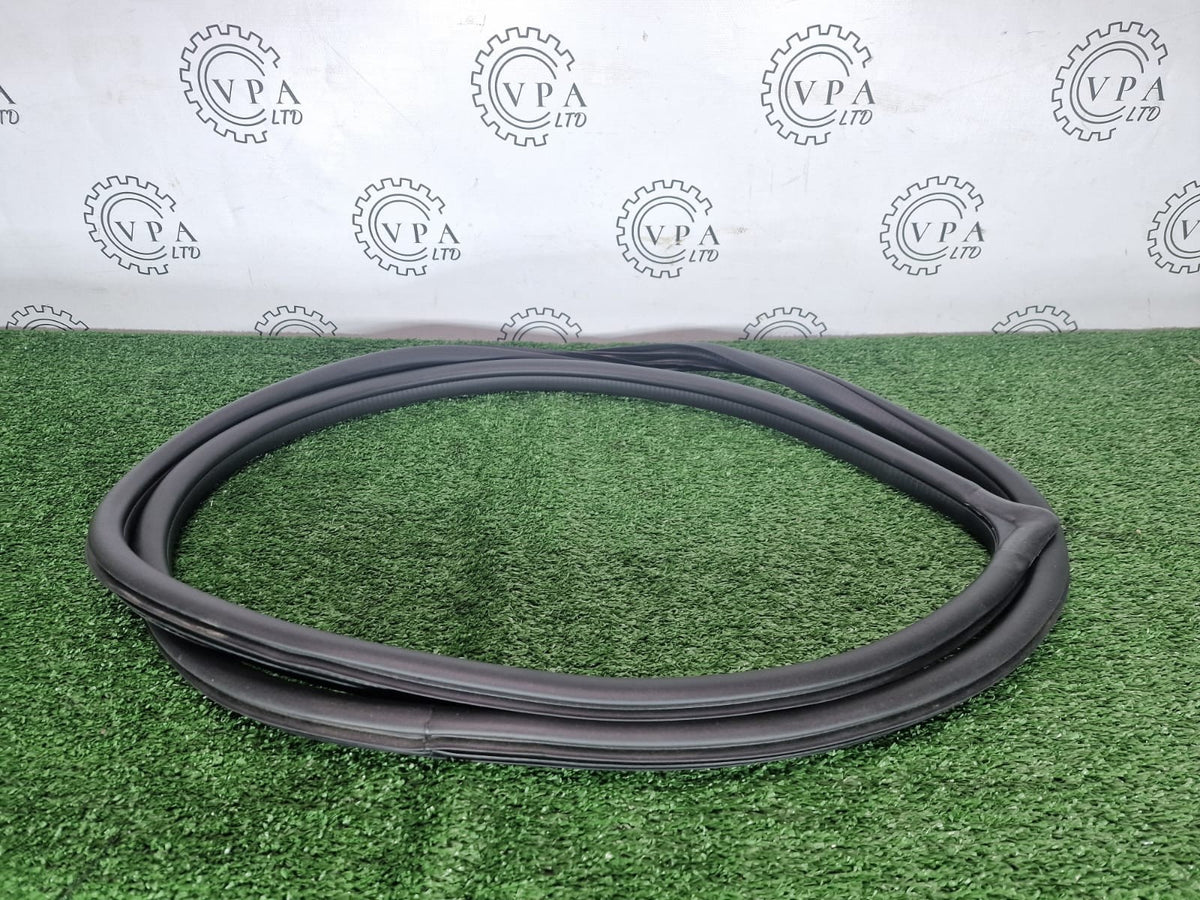 NEW GENUINE KIA NIRO  2016 - 22 REAR RIGHT BODY SIDE DOOR RUBBER 83120 G5000