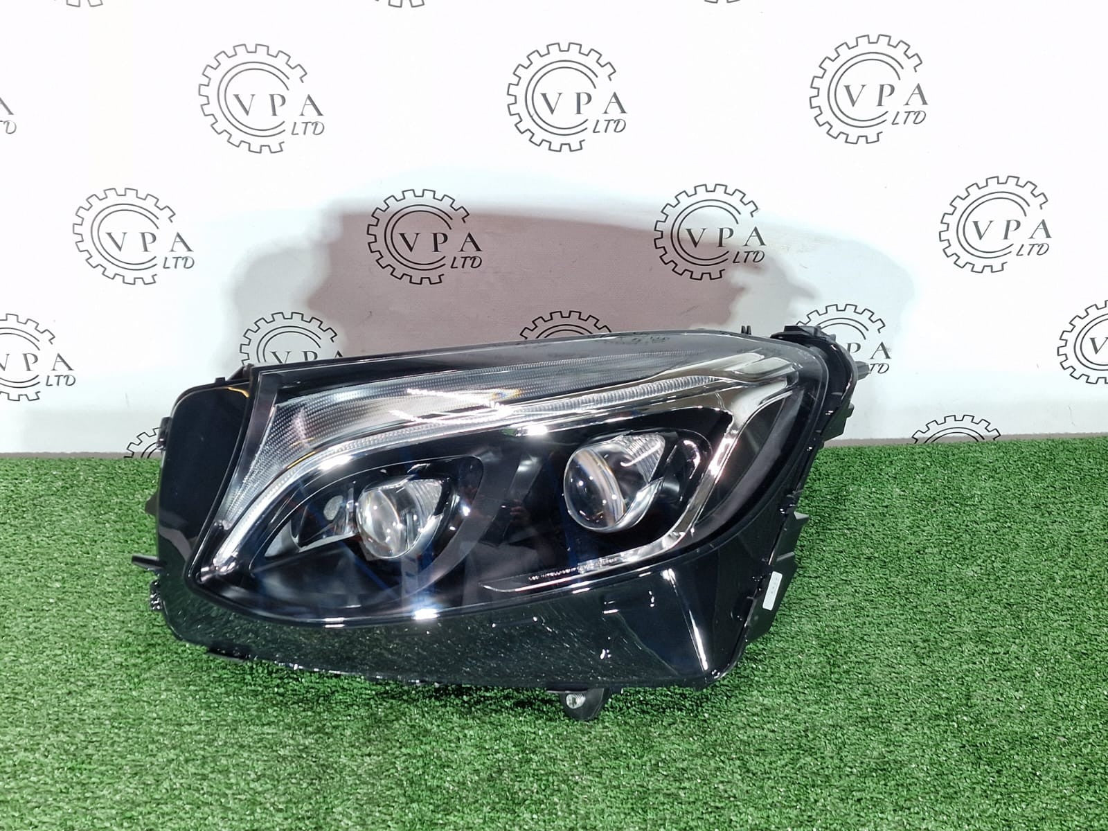 NEW! MERCEDES BENZ GLC W253 2016-19 NS LEFT SIDE LED INTELLIGENT HEADLIGHT