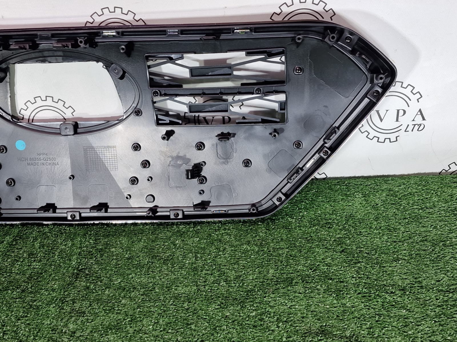 Front bumper grille for Hyundai Ioniq 2019-2022 with chrome trim - packaging view