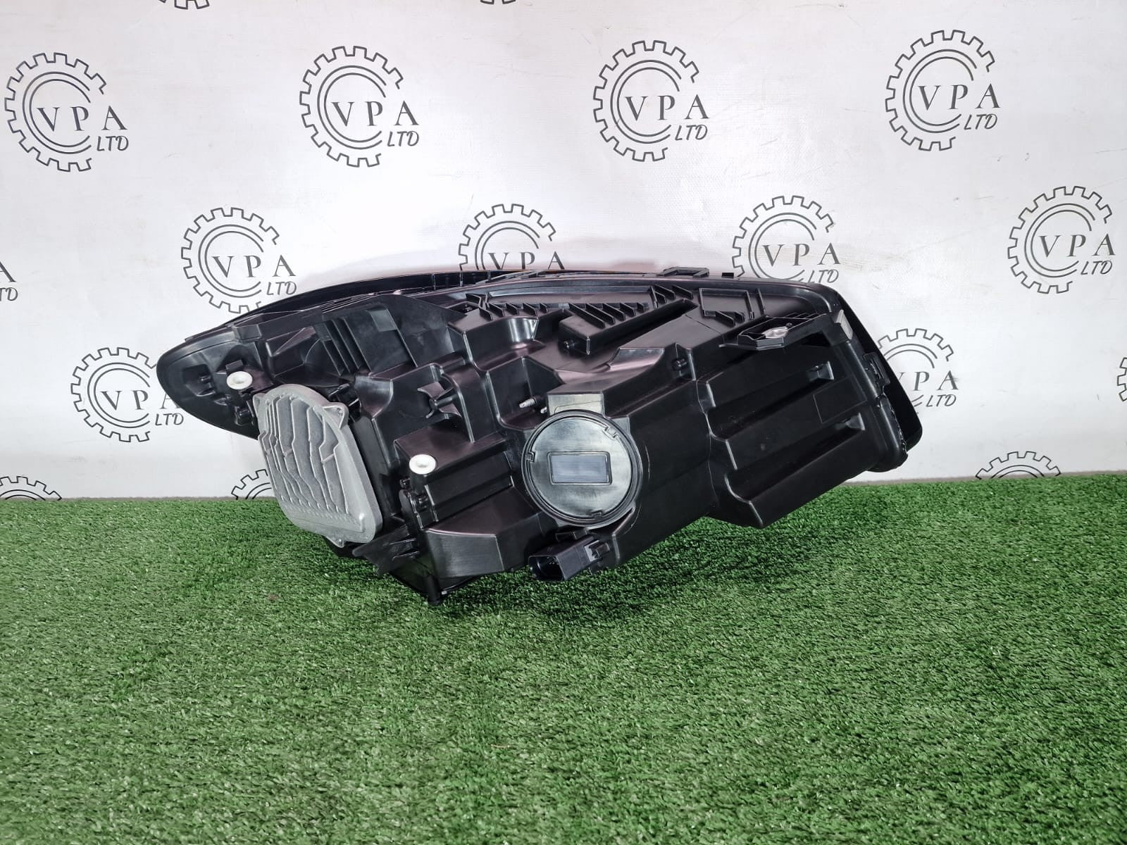NEW! MERCEDES BENZ CLA W117 / C117 2016-2019  NS LEFT SIDE LED HEADLIGHT