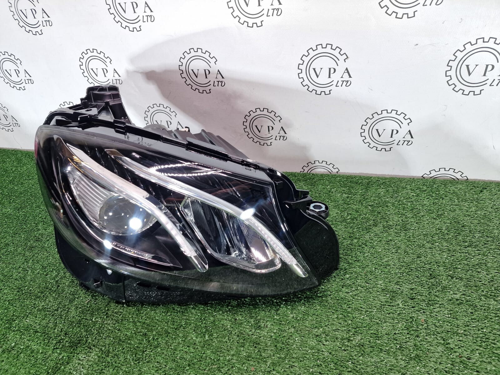 NEW! MERCEDES BENZ E CLASS W213 2016-20 OS RIGHT SIDE LED PERFORMANCE HEADLIGHT