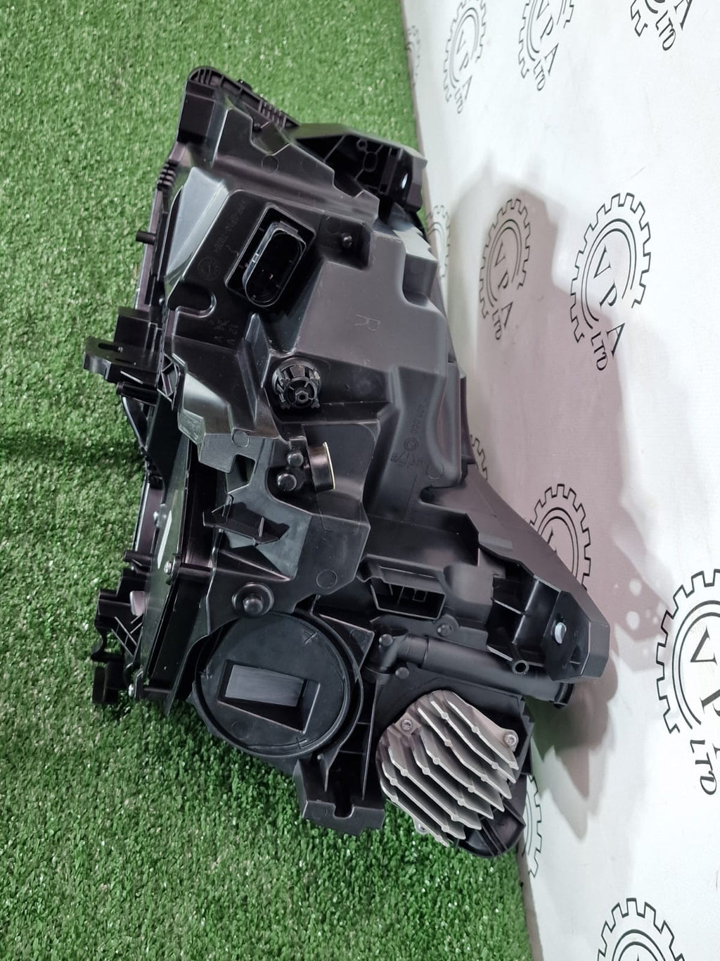 NEW! MERCEDES BENZ GLA W156 2016-19 OS RIGHT SIDE LED HIGH PERFORMANCE HEADLIGHT