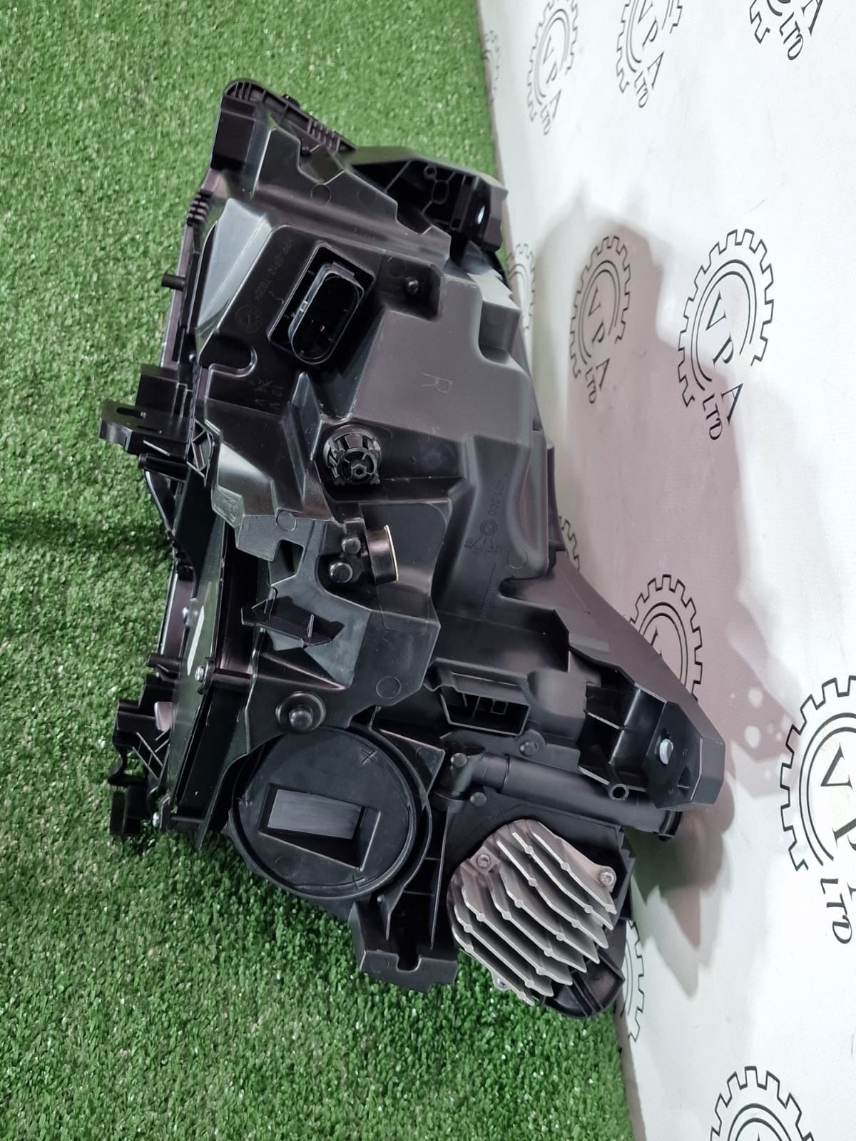 NEW! MERCEDES BENZ GLA W156 2016-19 OS RIGHT SIDE LED HIGH PERFORMANCE HEADLIGHT