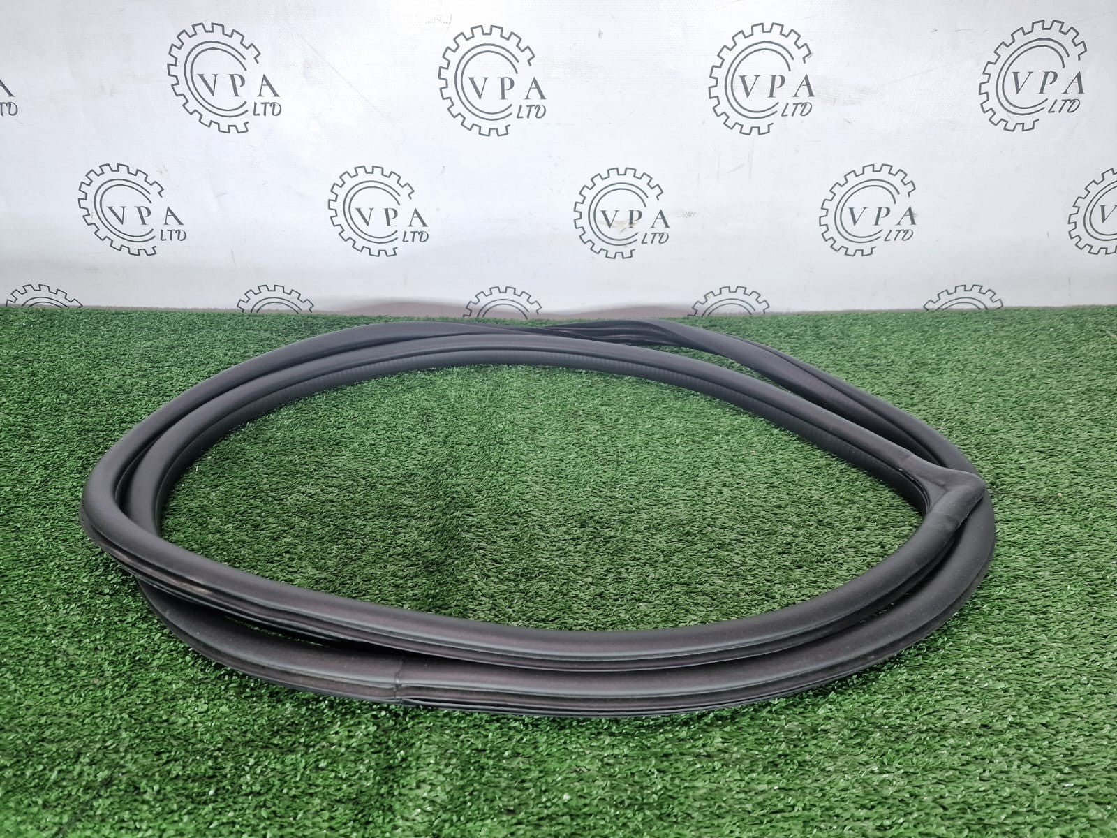 NEW GENUINE KIA NIRO  2016 - 22 REAR RIGHT BODY SIDE DOOR RUBBER 83120 G5000